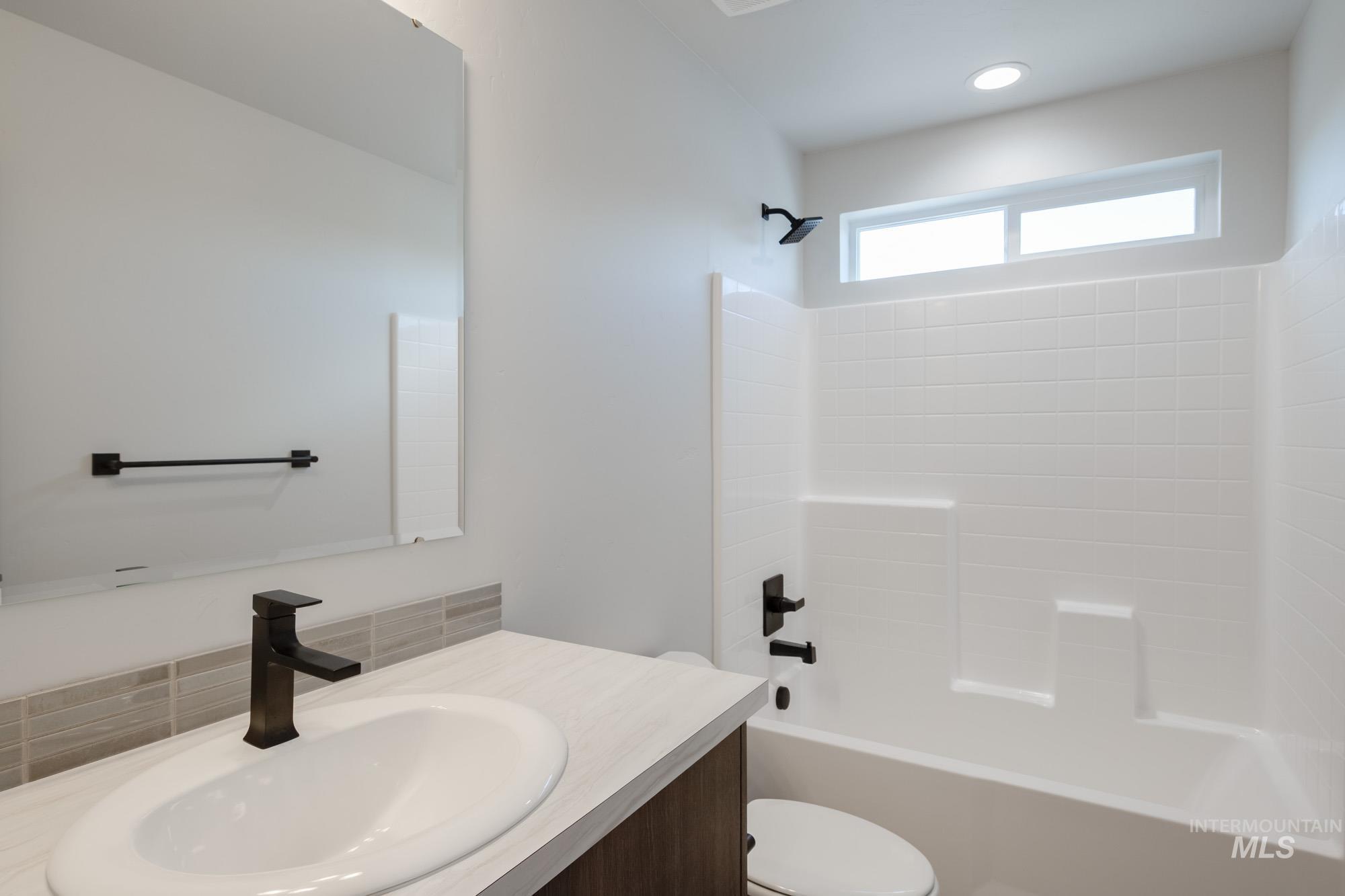 6817 S Old Farm Ave, Meridian, Idaho 83642, 3 Bedrooms, 2.5 Bathrooms, Residential For Sale, Price $414,990,MLS 98956239