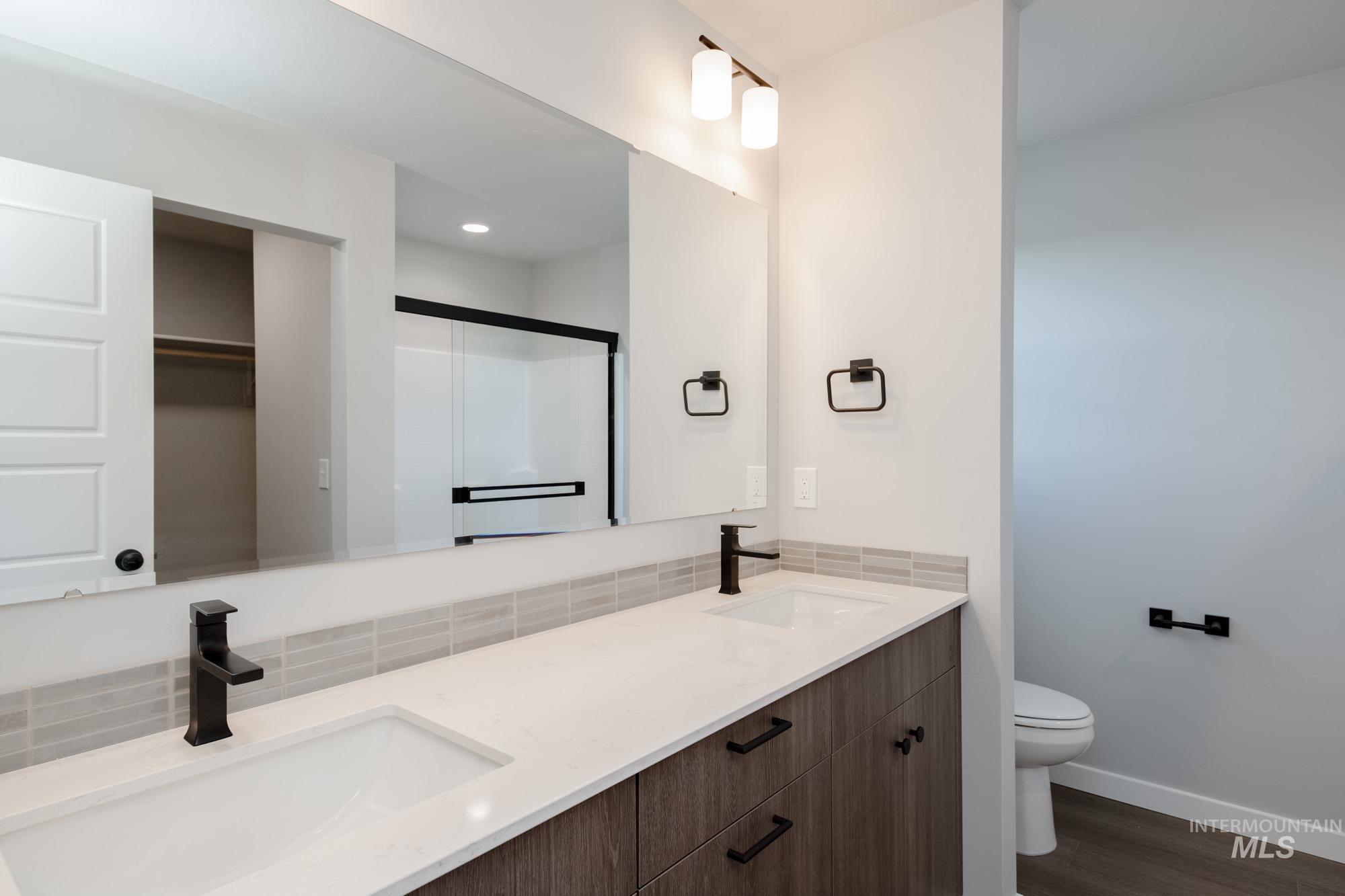 6817 S Old Farm Ave, Meridian, Idaho 83642, 3 Bedrooms, 2.5 Bathrooms, Residential For Sale, Price $414,990,MLS 98956239