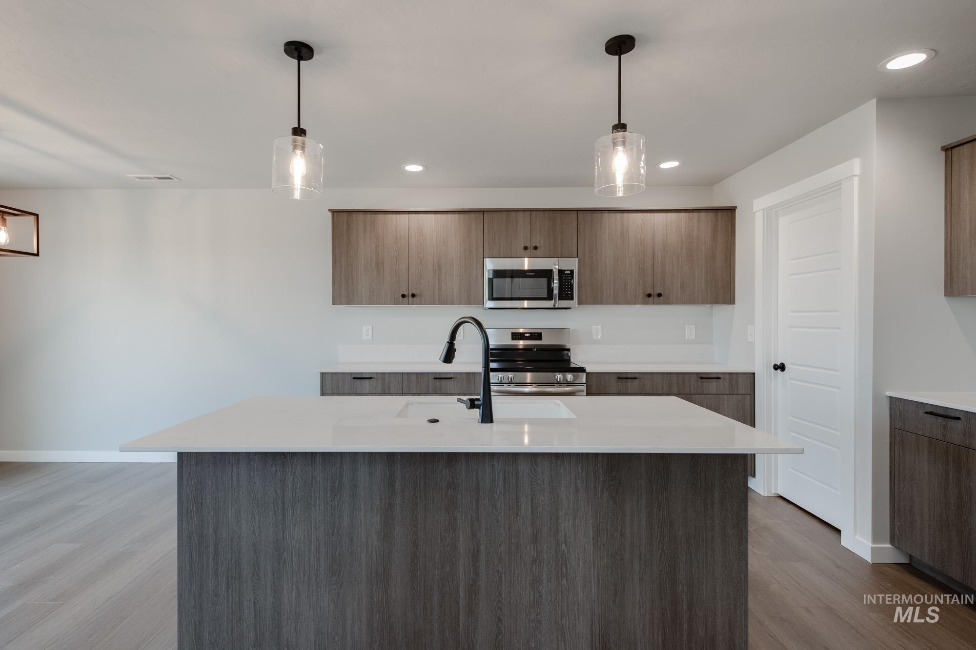 6817 S Old Farm Ave, Meridian, Idaho 83642, 3 Bedrooms, 2.5 Bathrooms, Residential For Sale, Price $414,990,MLS 98956239