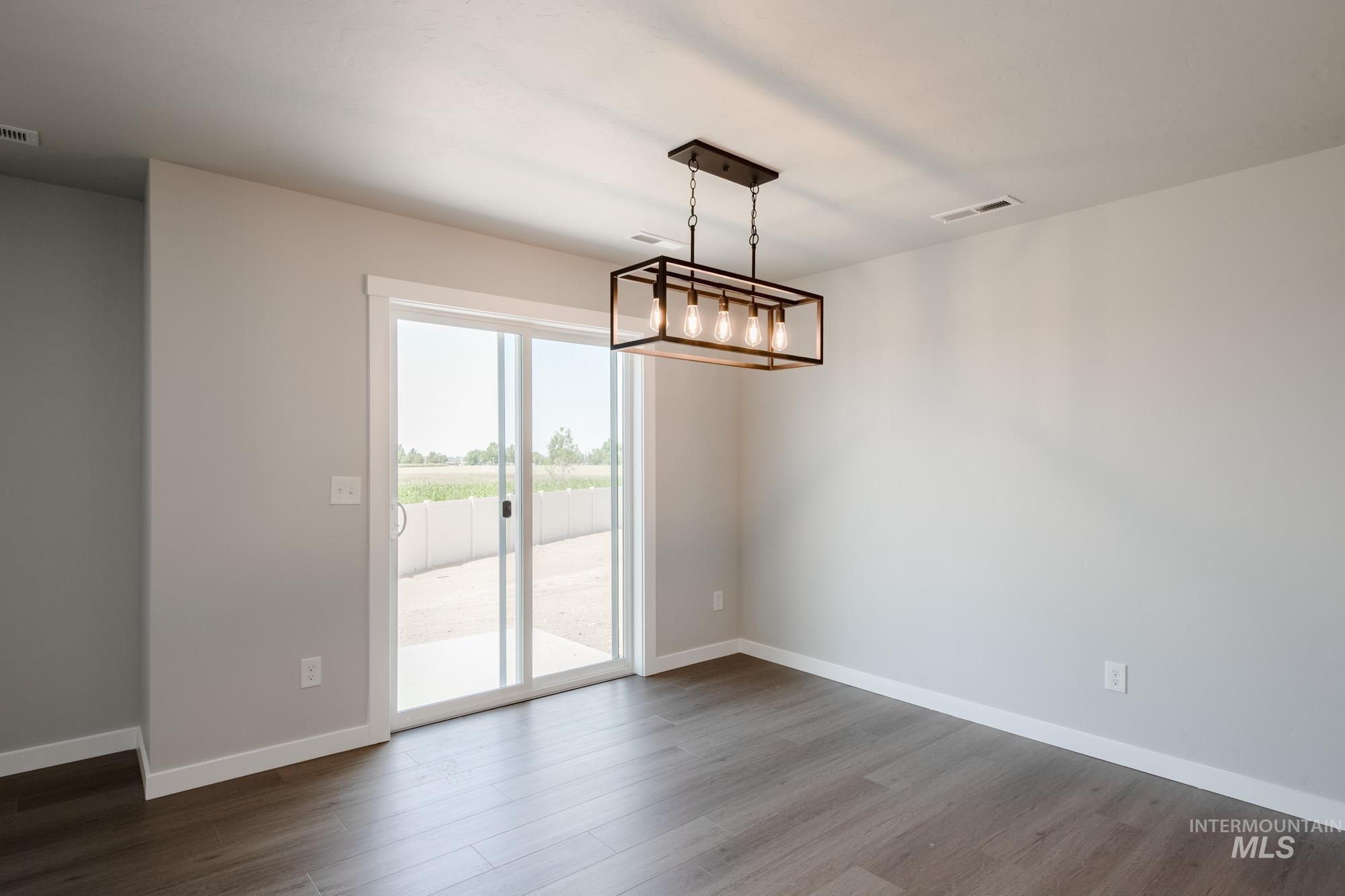 6817 S Old Farm Ave, Meridian, Idaho 83642, 3 Bedrooms, 2.5 Bathrooms, Residential For Sale, Price $414,990,MLS 98956239