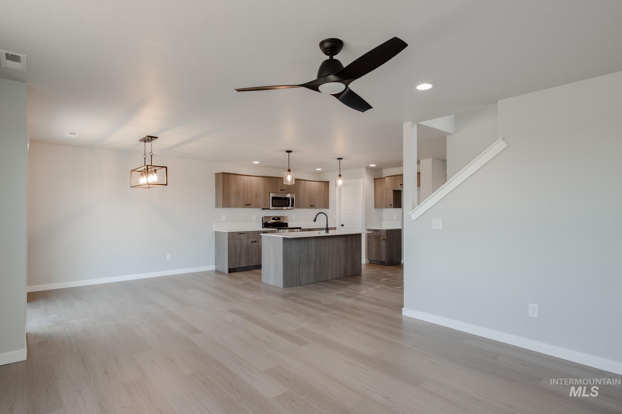 6817 S Old Farm Ave, Meridian, Idaho 83642, 3 Bedrooms, 2.5 Bathrooms, Residential For Sale, Price $414,990,MLS 98956239