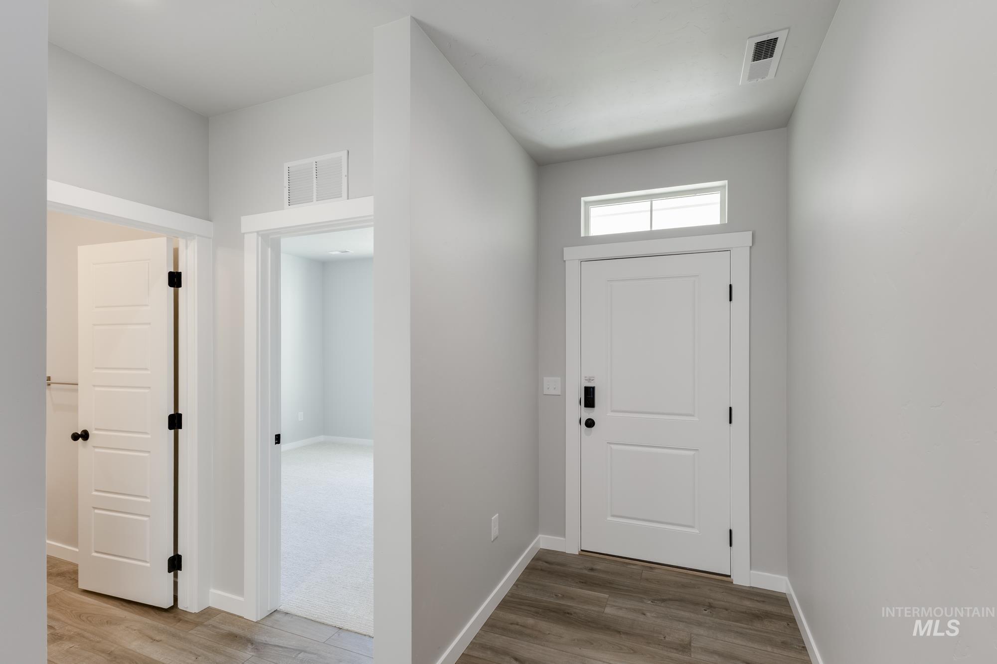 10108 W La Jolla Ct, Boise, Idaho 83709, 3 Bedrooms, 2 Bathrooms, Residential For Sale, Price $489,990,MLS 98956240