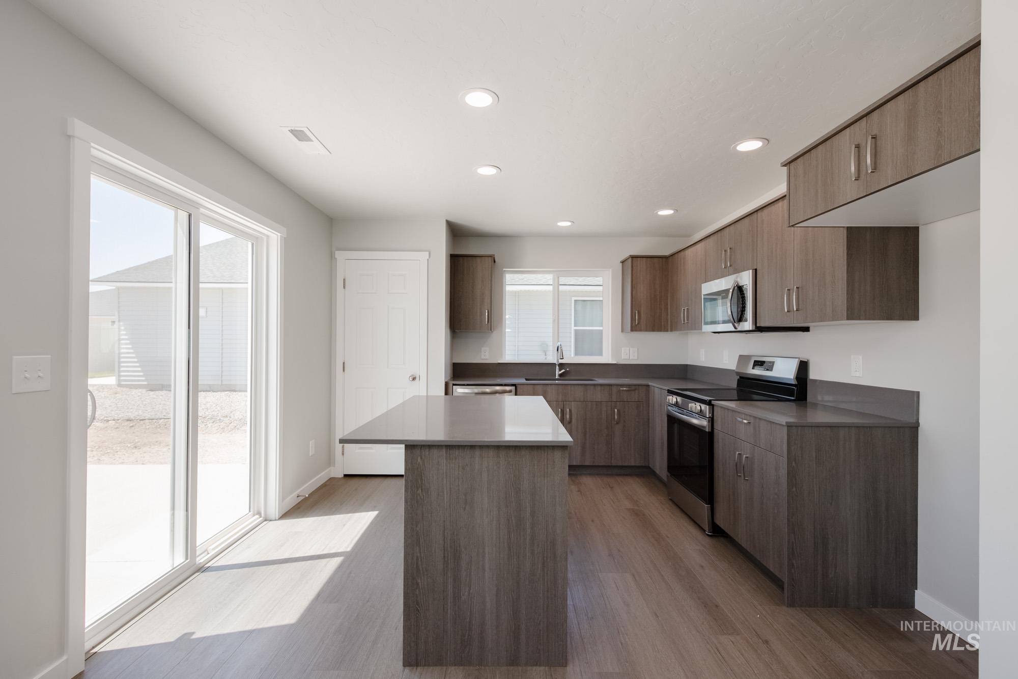 13319 Excavation Dr, Caldwell, Idaho 83607, 4 Bedrooms, 2.5 Bathrooms, Residential For Sale, Price $409,990,MLS 98956249