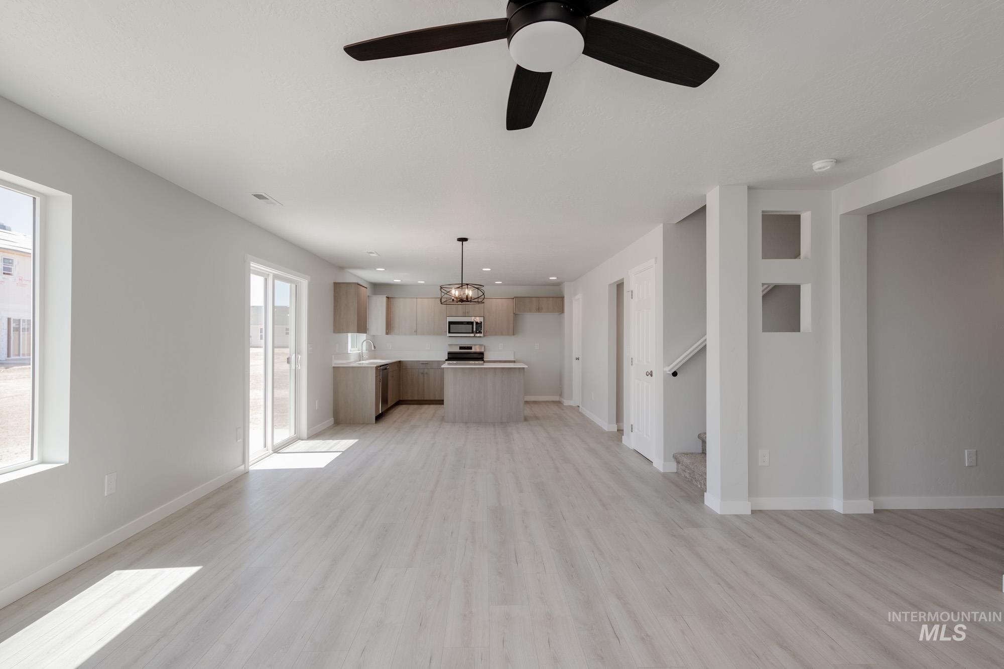 13307 Excavation Dr, Caldwell, Idaho 83607, 4 Bedrooms, 2.5 Bathrooms, Residential For Sale, Price $424,990,MLS 98956250