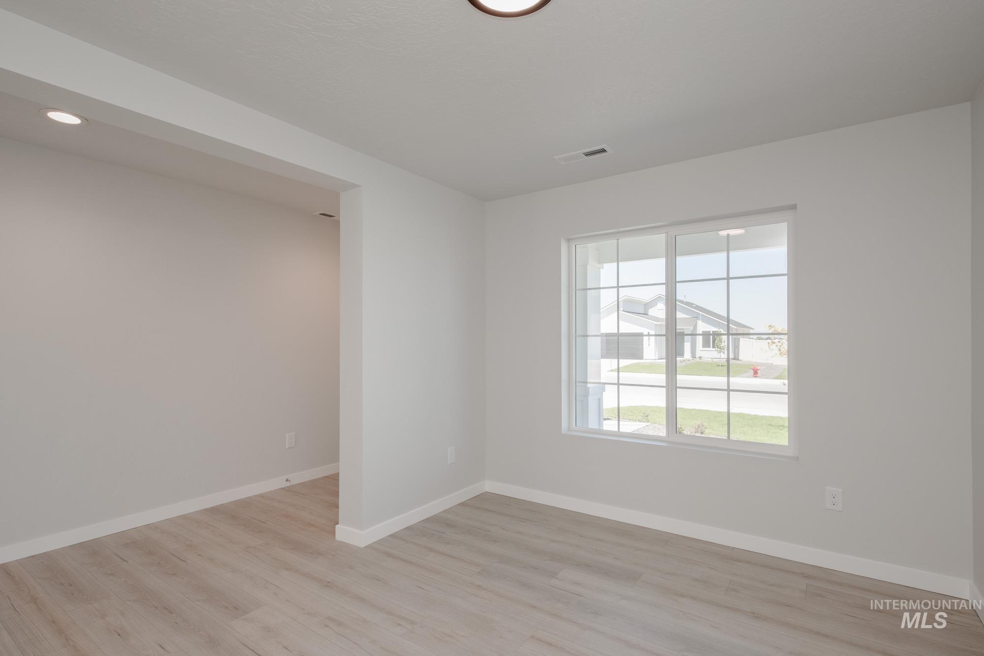 13307 Excavation Dr, Caldwell, Idaho 83607, 4 Bedrooms, 2.5 Bathrooms, Residential For Sale, Price $424,990,MLS 98956250