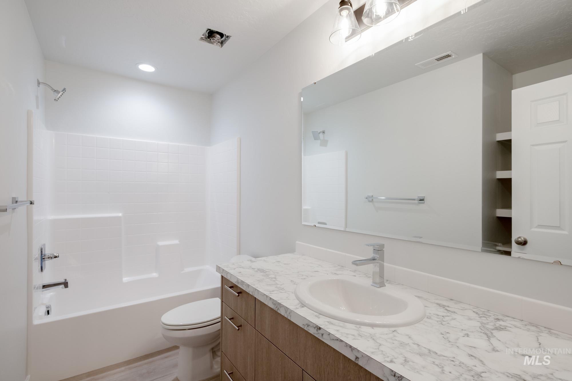 13307 Excavation Dr, Caldwell, Idaho 83607, 4 Bedrooms, 2.5 Bathrooms, Residential For Sale, Price $424,990,MLS 98956250