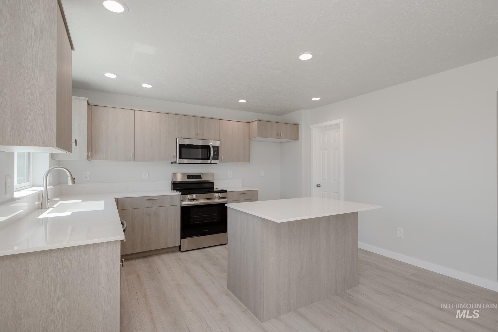 13307 Excavation Dr, Caldwell, Idaho 83607, 4 Bedrooms, 2.5 Bathrooms, Residential For Sale, Price $424,990,MLS 98956250