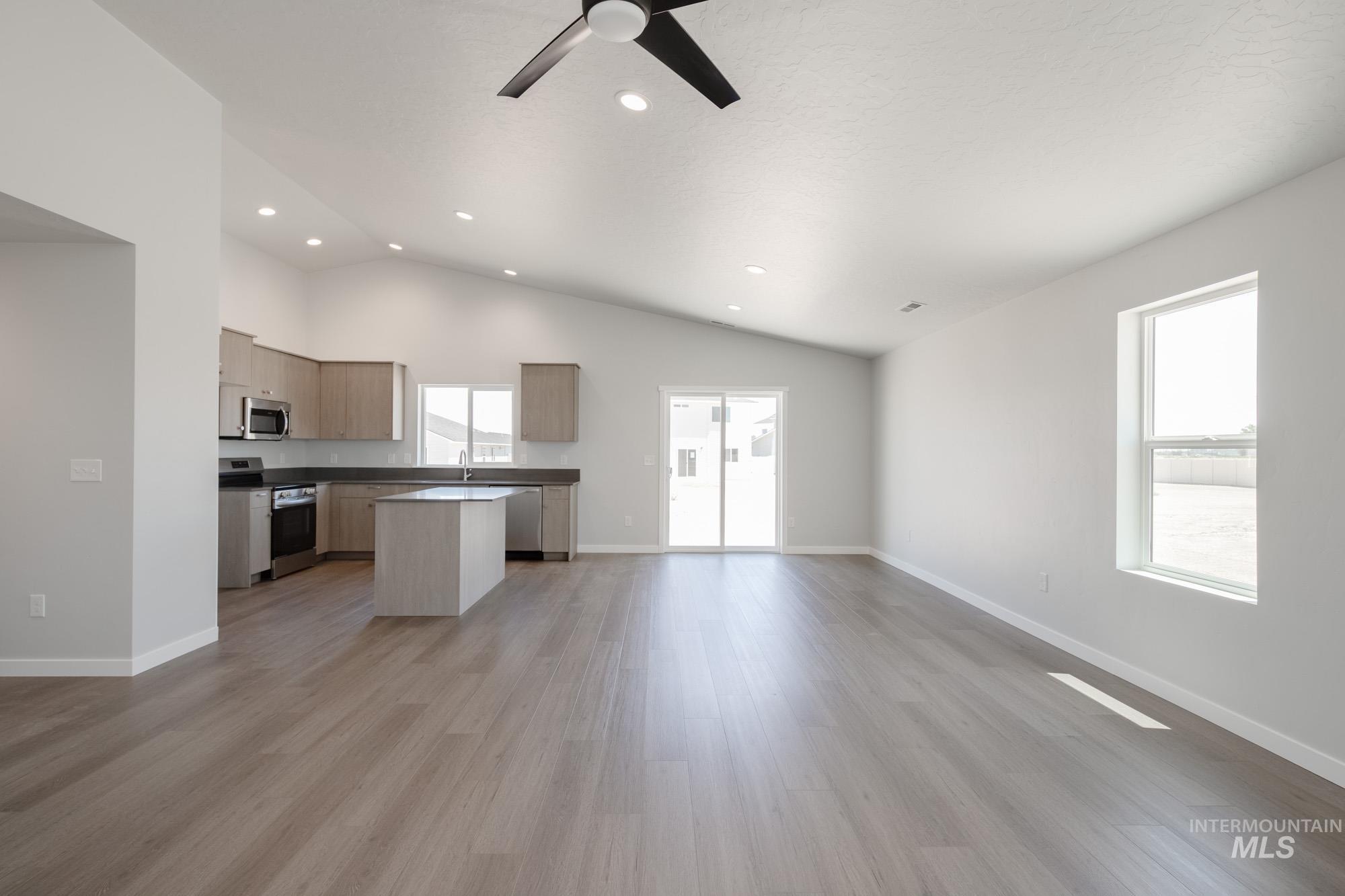 16272 Fill Ave, Caldwell, Idaho 83607, 4 Bedrooms, 2 Bathrooms, Residential For Sale, Price $394,990,MLS 98956253