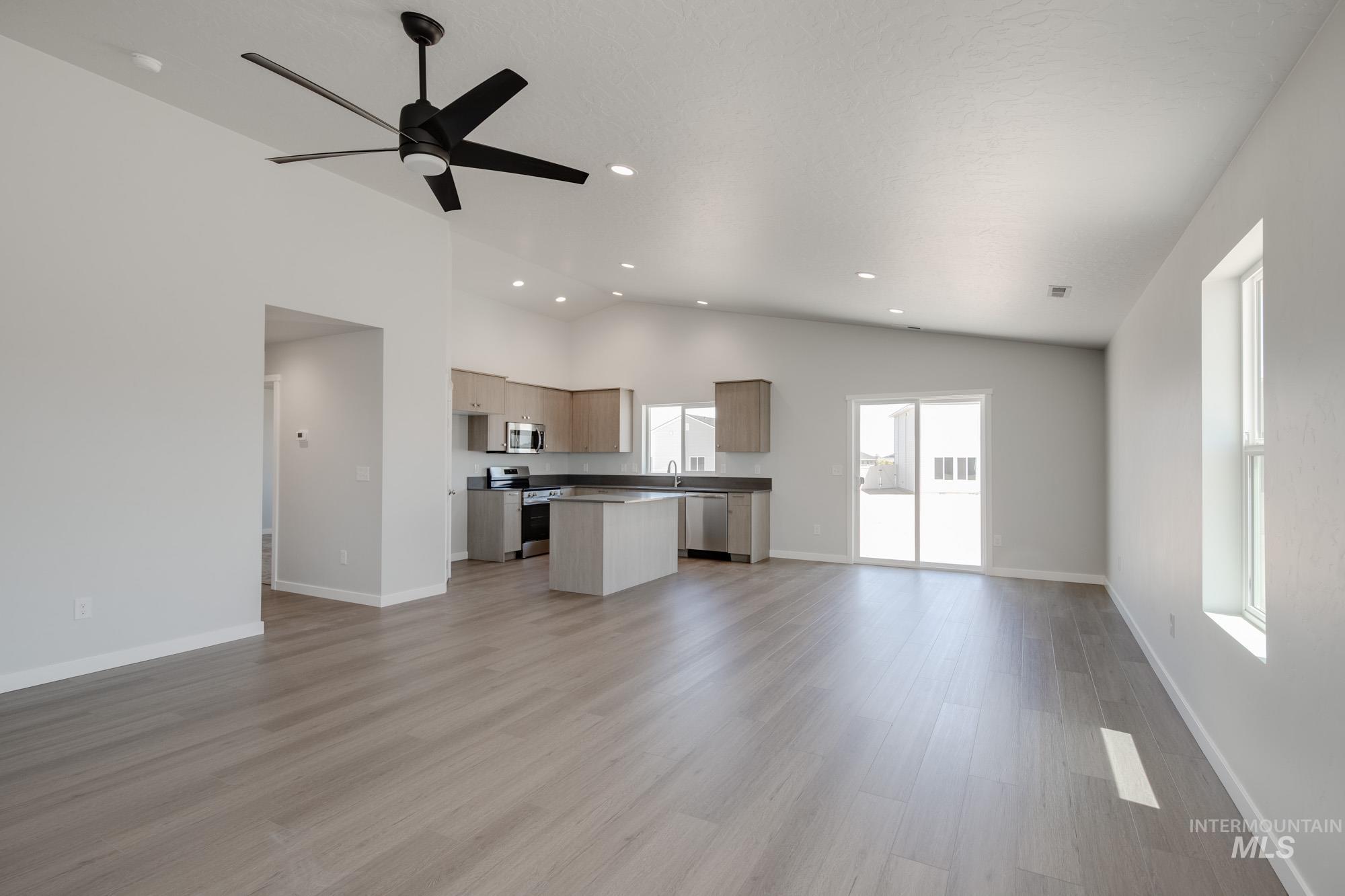 16272 Fill Ave, Caldwell, Idaho 83607, 4 Bedrooms, 2 Bathrooms, Residential For Sale, Price $394,990,MLS 98956253