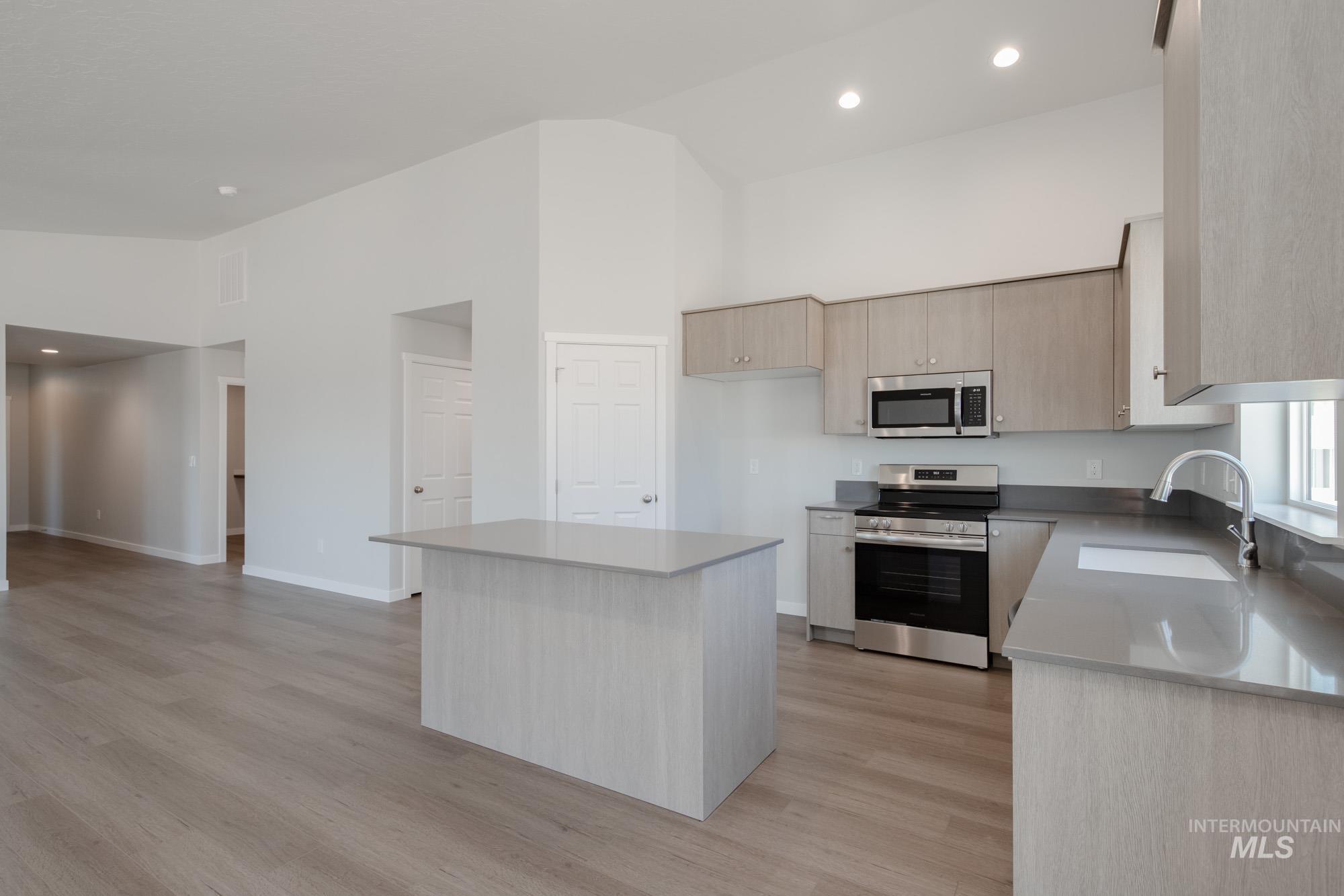 16272 Fill Ave, Caldwell, Idaho 83607, 4 Bedrooms, 2 Bathrooms, Residential For Sale, Price $394,990,MLS 98956253