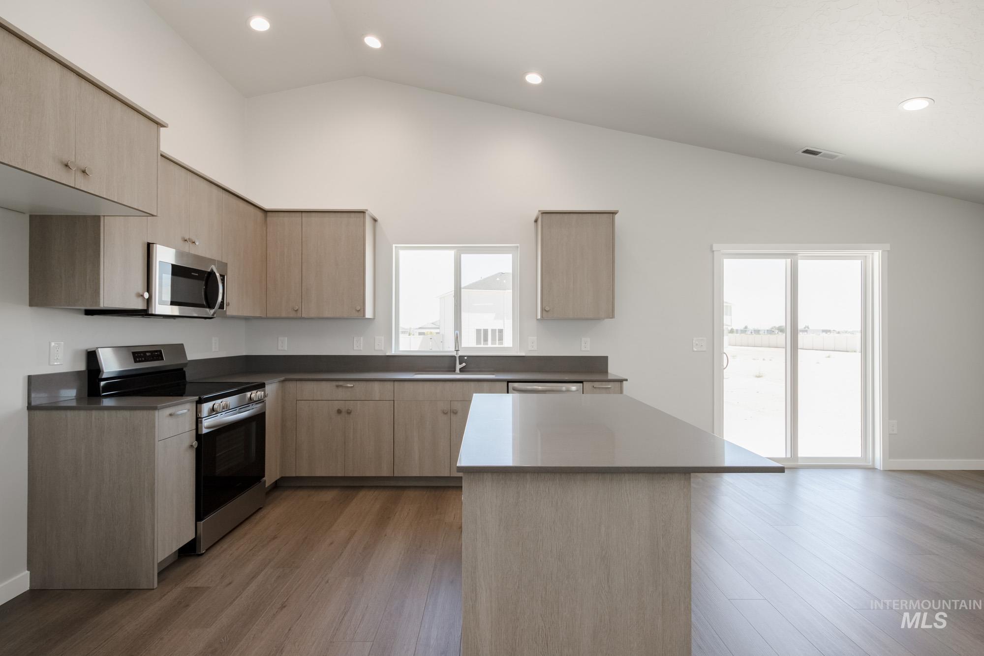 16272 Fill Ave, Caldwell, Idaho 83607, 4 Bedrooms, 2 Bathrooms, Residential For Sale, Price $394,990,MLS 98956253