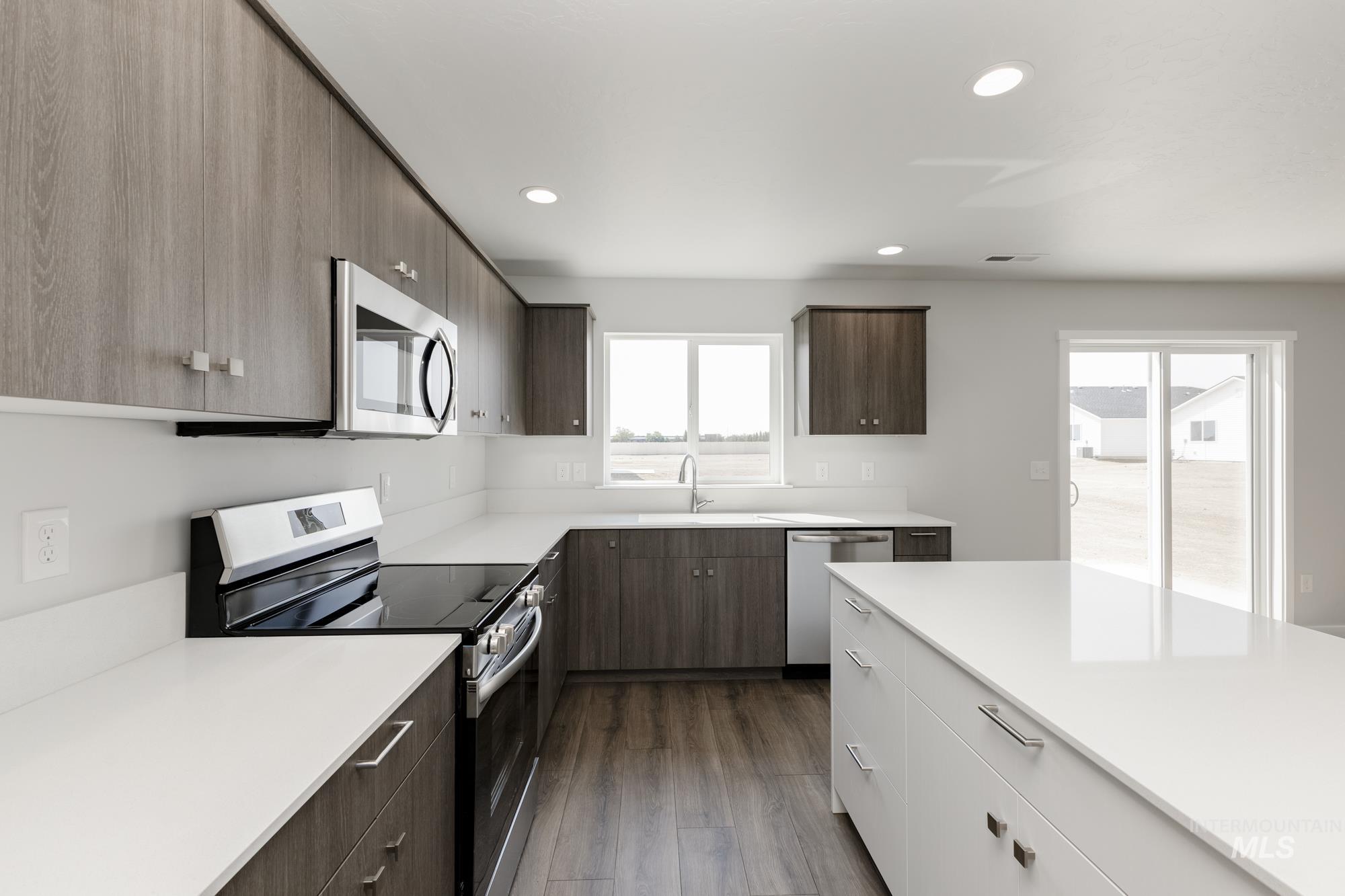 13317 Cut St, Caldwell, Idaho 83607, 4 Bedrooms, 2.5 Bathrooms, Residential For Sale, Price $429,990,MLS 98956255