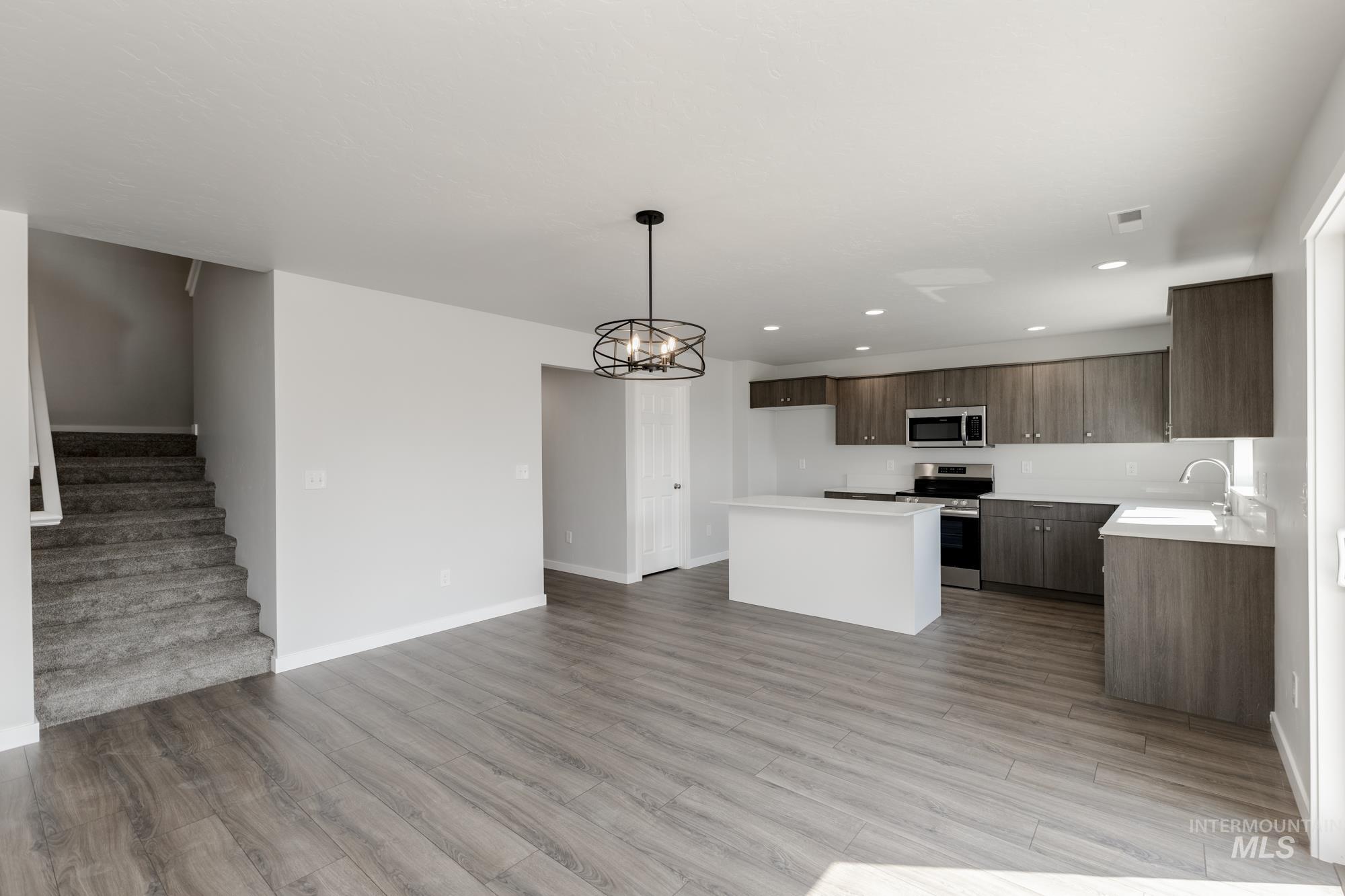 13317 Cut St, Caldwell, Idaho 83607, 4 Bedrooms, 2.5 Bathrooms, Residential For Sale, Price $429,990,MLS 98956255