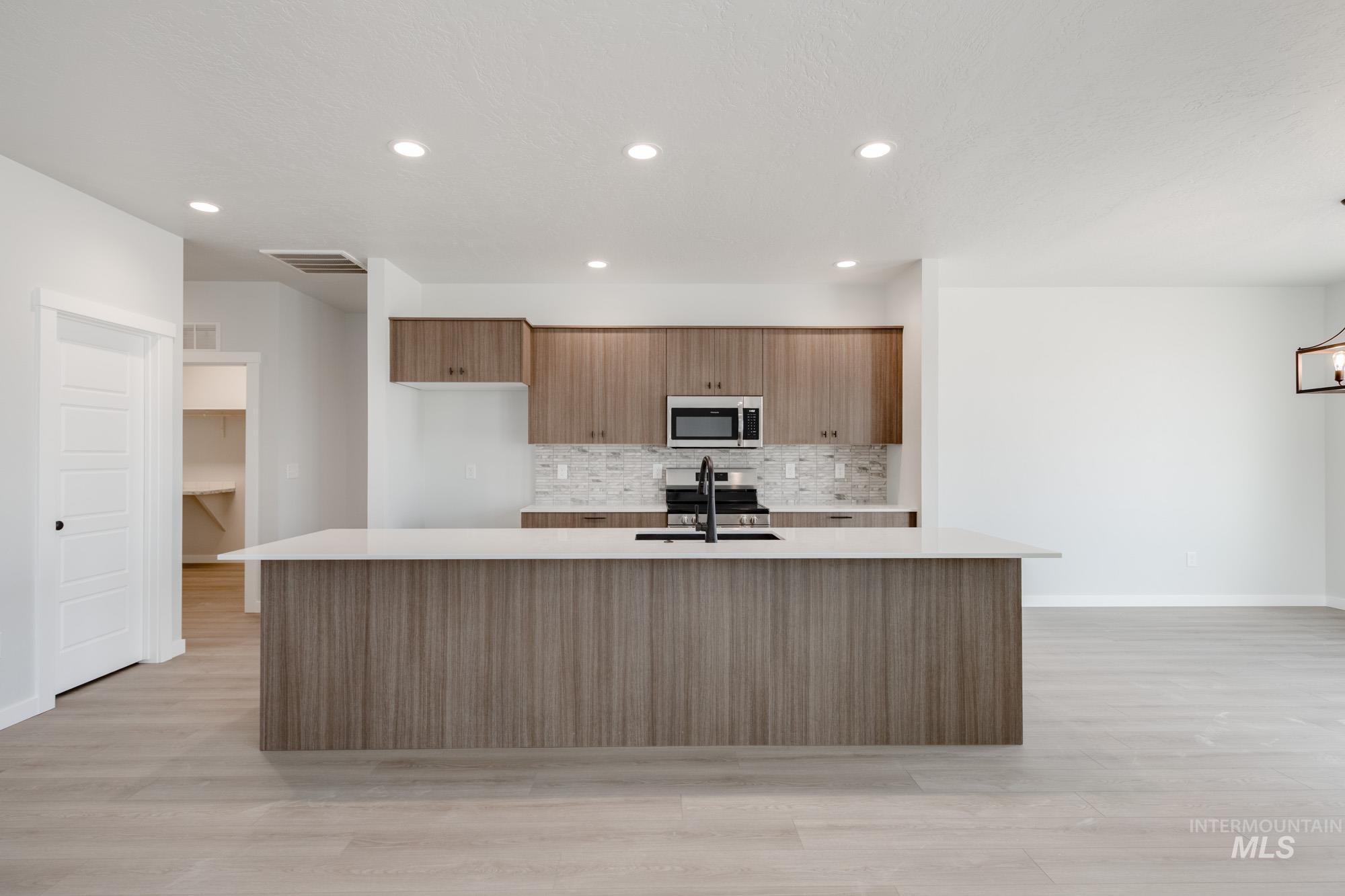 5131 Castleton Ave, Nampa, Idaho 83686, 4 Bedrooms, 2 Bathrooms, Residential For Sale, Price $489,990,MLS 98956256