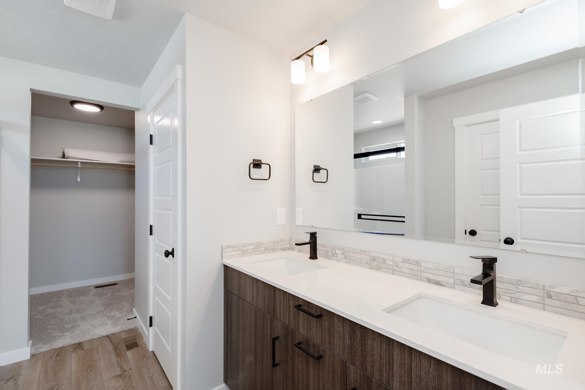 5328 Castleton Ave, Nampa, Idaho 83686, 4 Bedrooms, 2.5 Bathrooms, Residential For Sale, Price $474,990,MLS 98956260