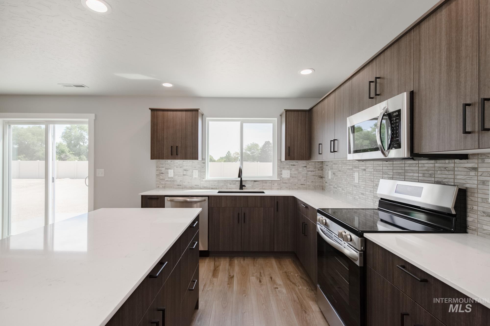 5328 Castleton Ave, Nampa, Idaho 83686, 4 Bedrooms, 2.5 Bathrooms, Residential For Sale, Price $474,990,MLS 98956260