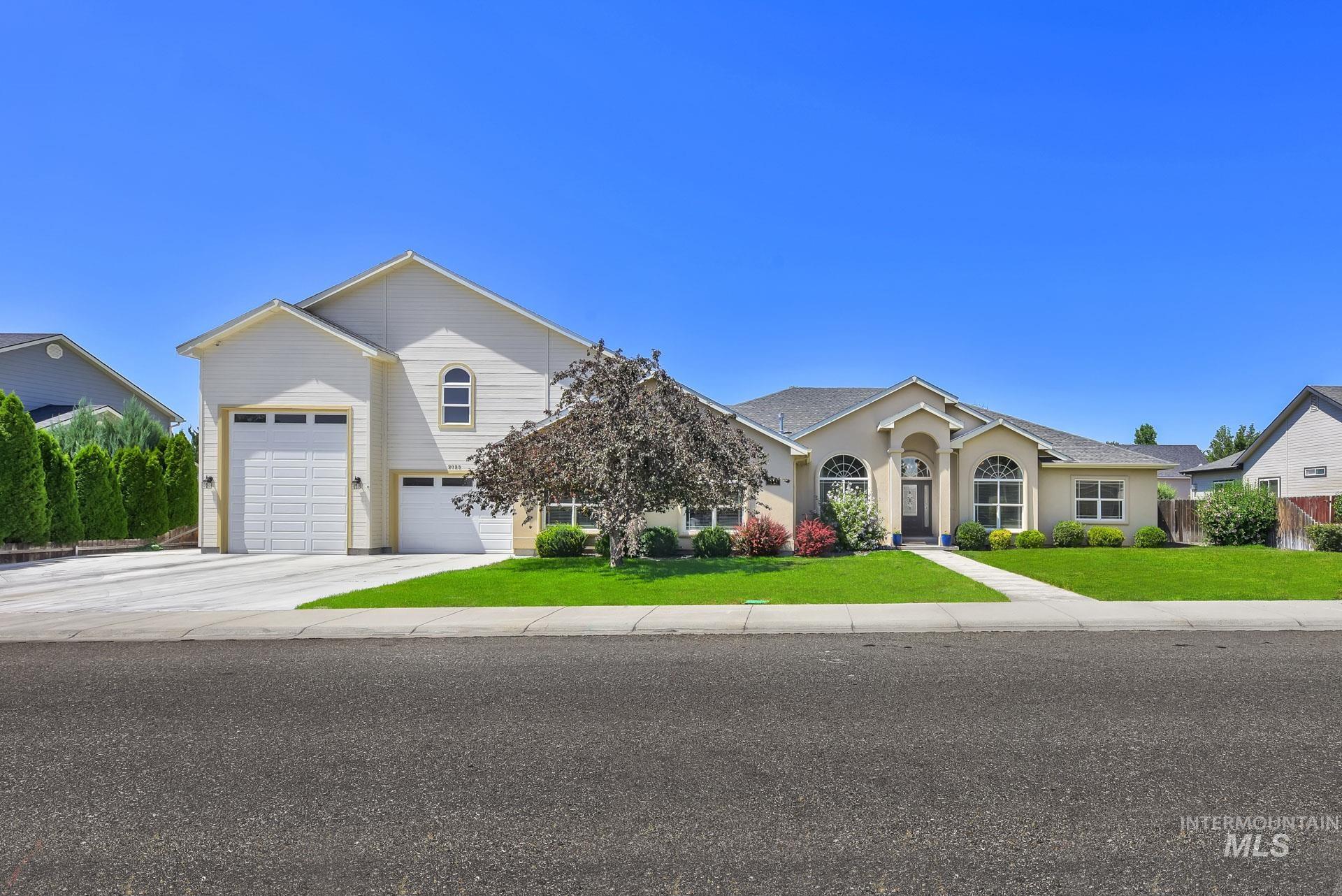 2025 N 6th E, Mountain Home, Idaho 83647, 4 Bedrooms, 3.5 Bathrooms, Residential For Sale, Price $739,000,MLS 98956280