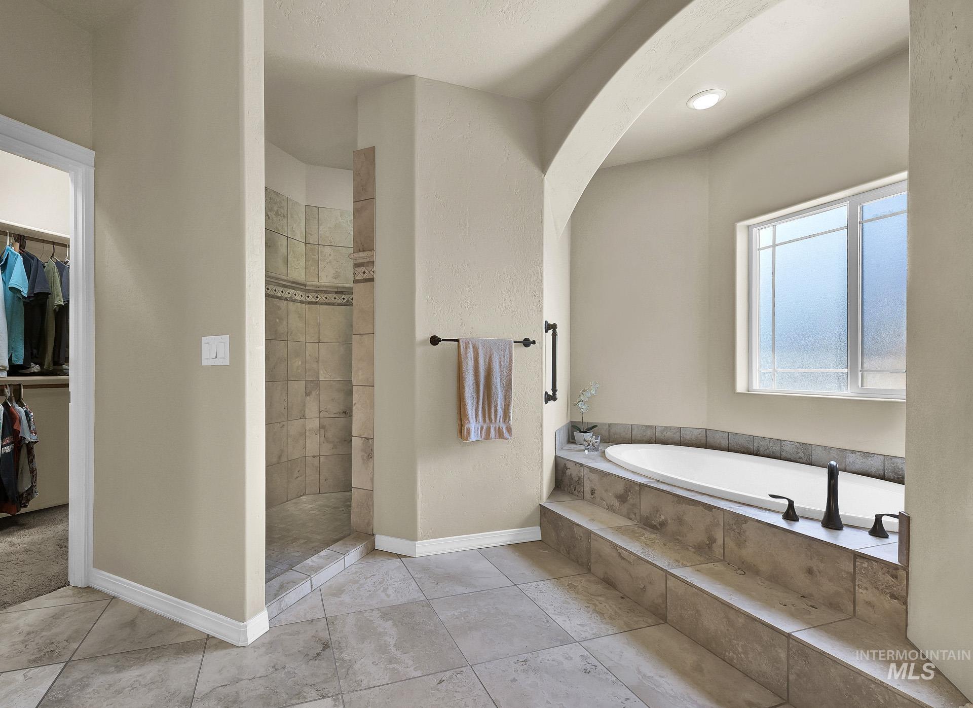 2025 N 6th E, Mountain Home, Idaho 83647, 4 Bedrooms, 3.5 Bathrooms, Residential For Sale, Price $739,000,MLS 98956280