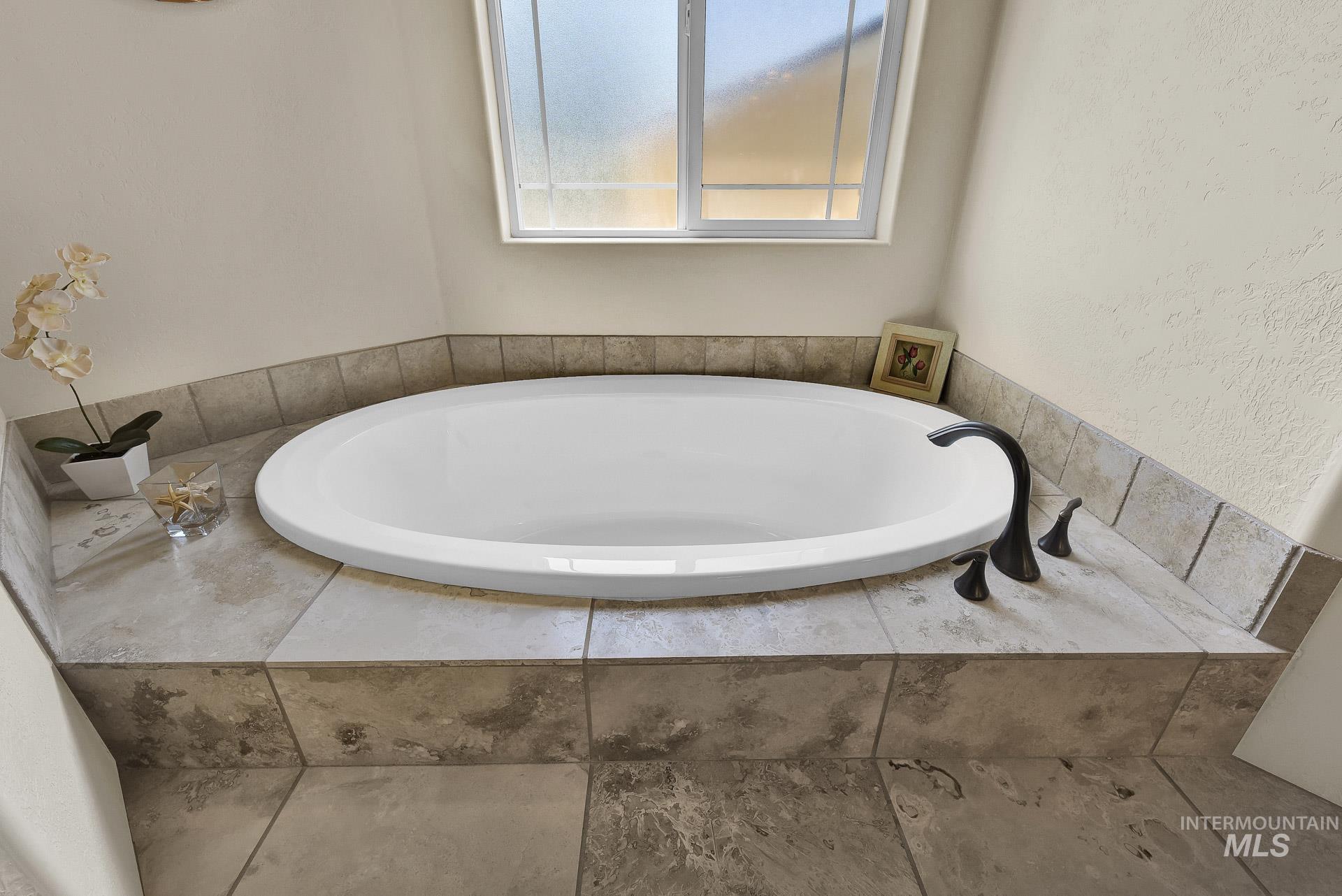 2025 N 6th E, Mountain Home, Idaho 83647, 4 Bedrooms, 3.5 Bathrooms, Residential For Sale, Price $739,000,MLS 98956280