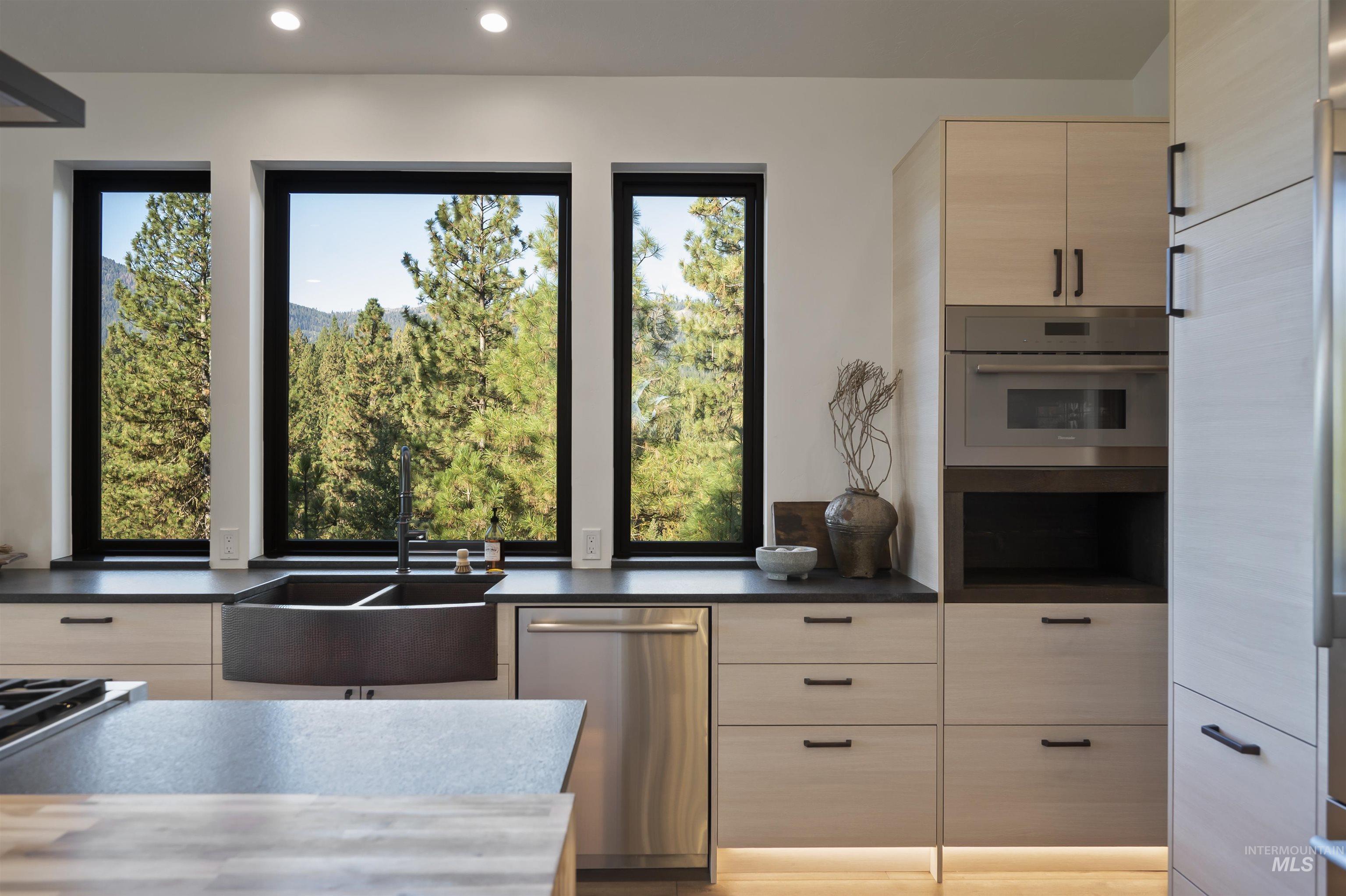 17 Madelyn Ct, Garden Valley, Idaho 83622, 4 Bedrooms, 4 Bathrooms, Residential For Sale, Price $2,275,000, 98956281