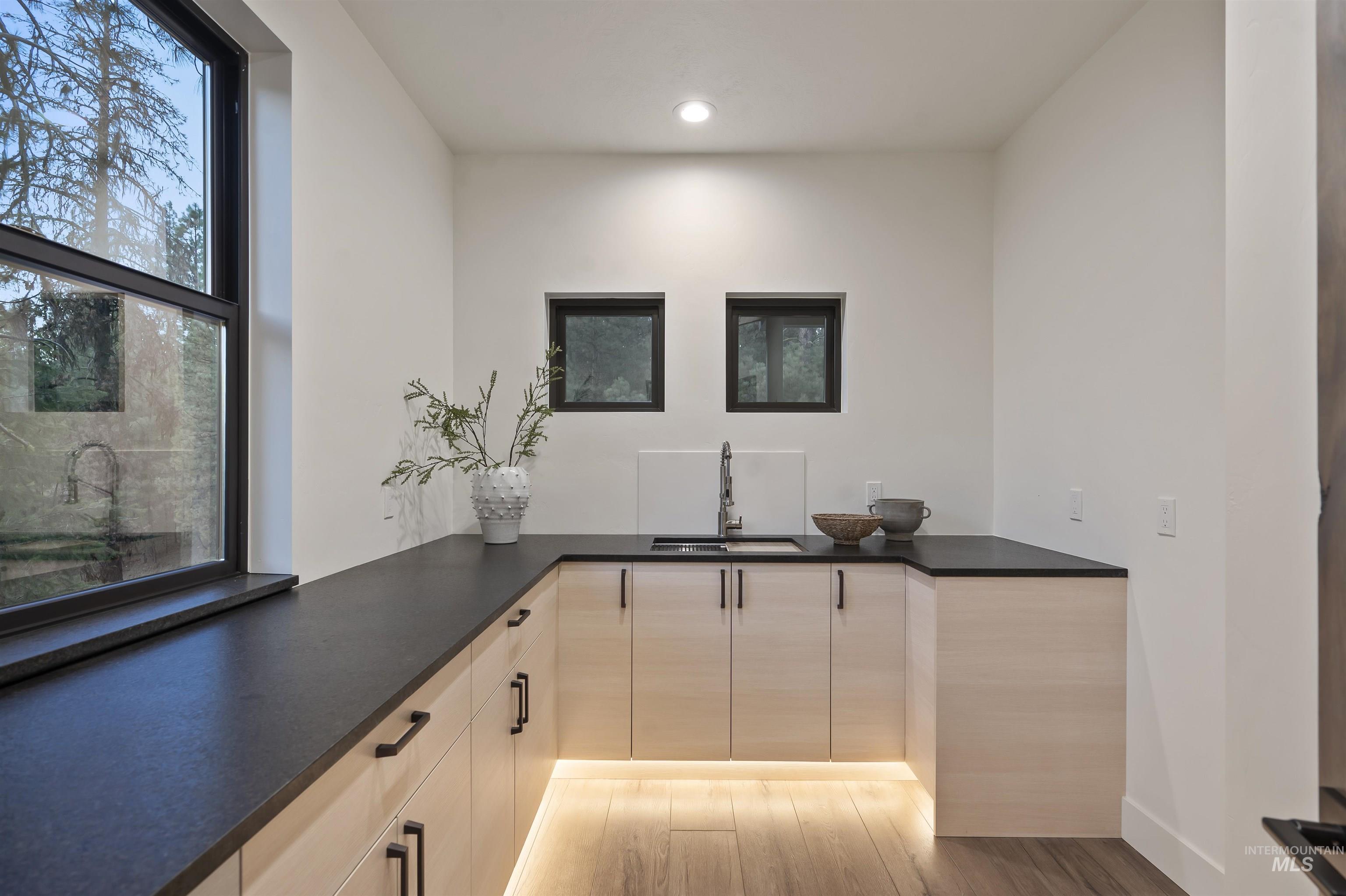 17 Madelyn Ct, Garden Valley, Idaho 83622, 4 Bedrooms, 4 Bathrooms, Residential For Sale, Price $2,275,000, 98956281