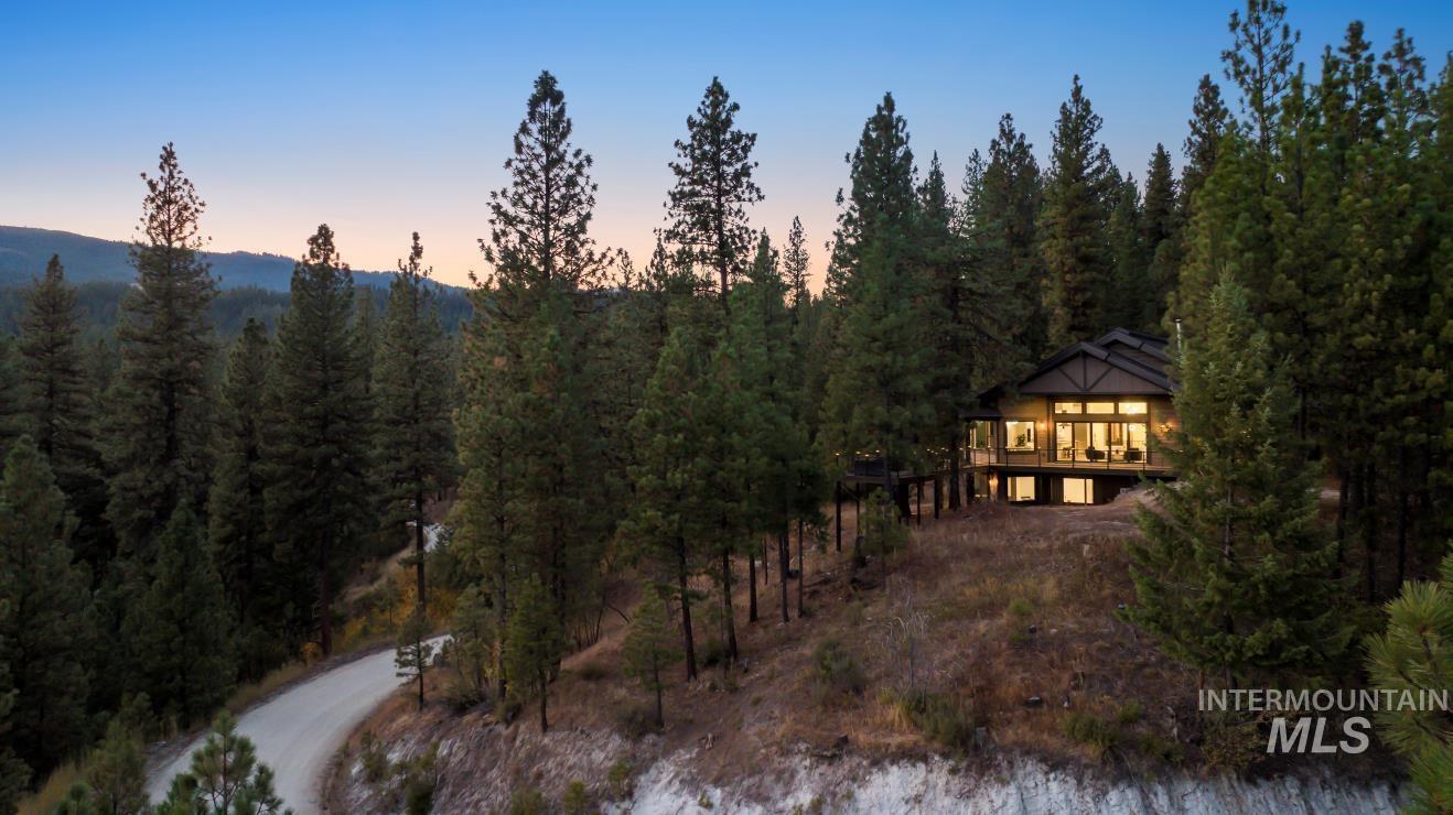 17 Madelyn Ct, Garden Valley, Idaho 83622, 4 Bedrooms, 4 Bathrooms, Residential For Sale, Price $2,275,000, 98956281