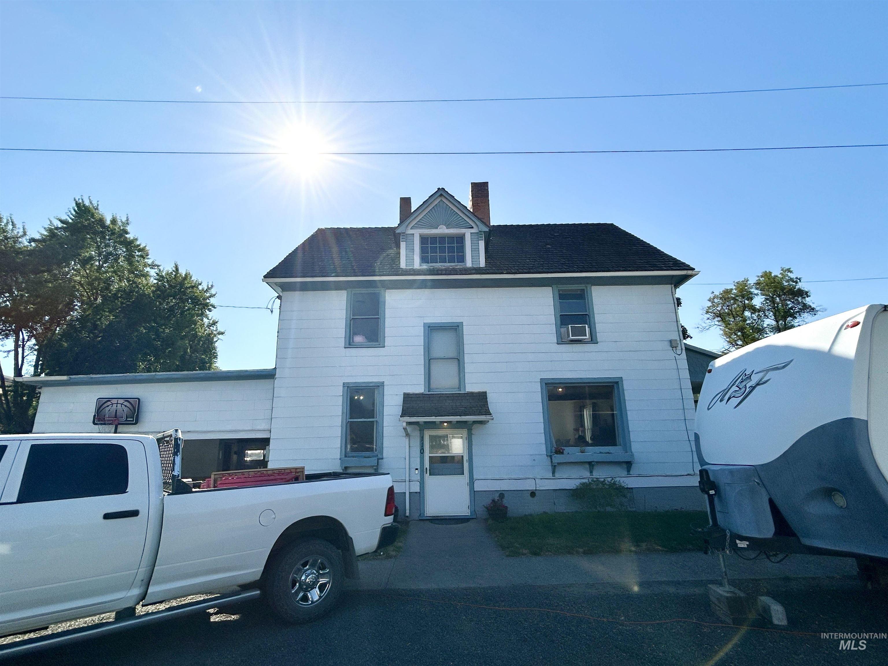 110 S 2nd St., Pomeroy, Washington 99347, 4 Bedrooms, 2 Bathrooms, Residential For Sale, Price $213,000,MLS 98956327