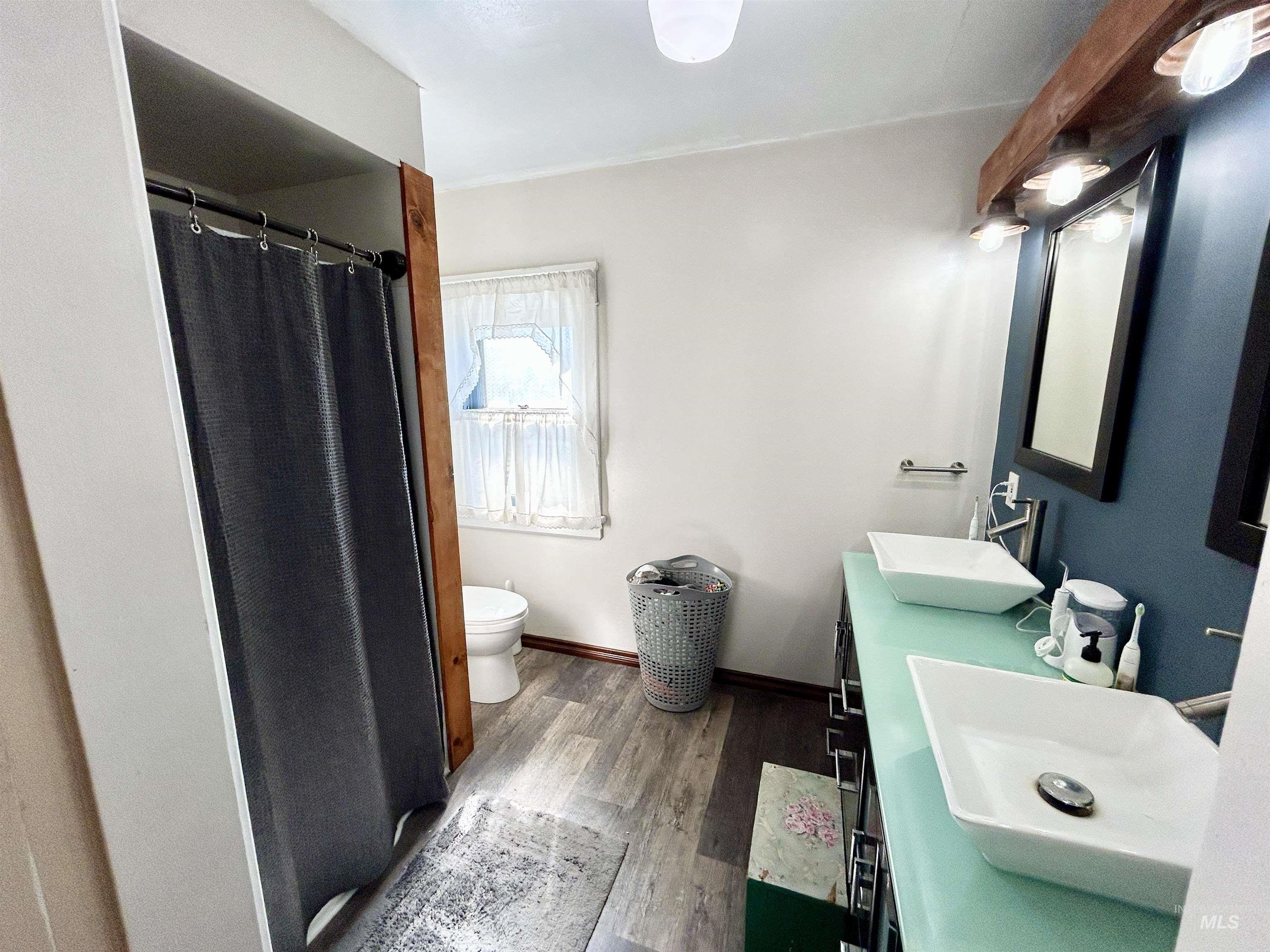 110 S 2nd St., Pomeroy, Washington 99347, 4 Bedrooms, 2 Bathrooms, Residential For Sale, Price $213,000,MLS 98956327