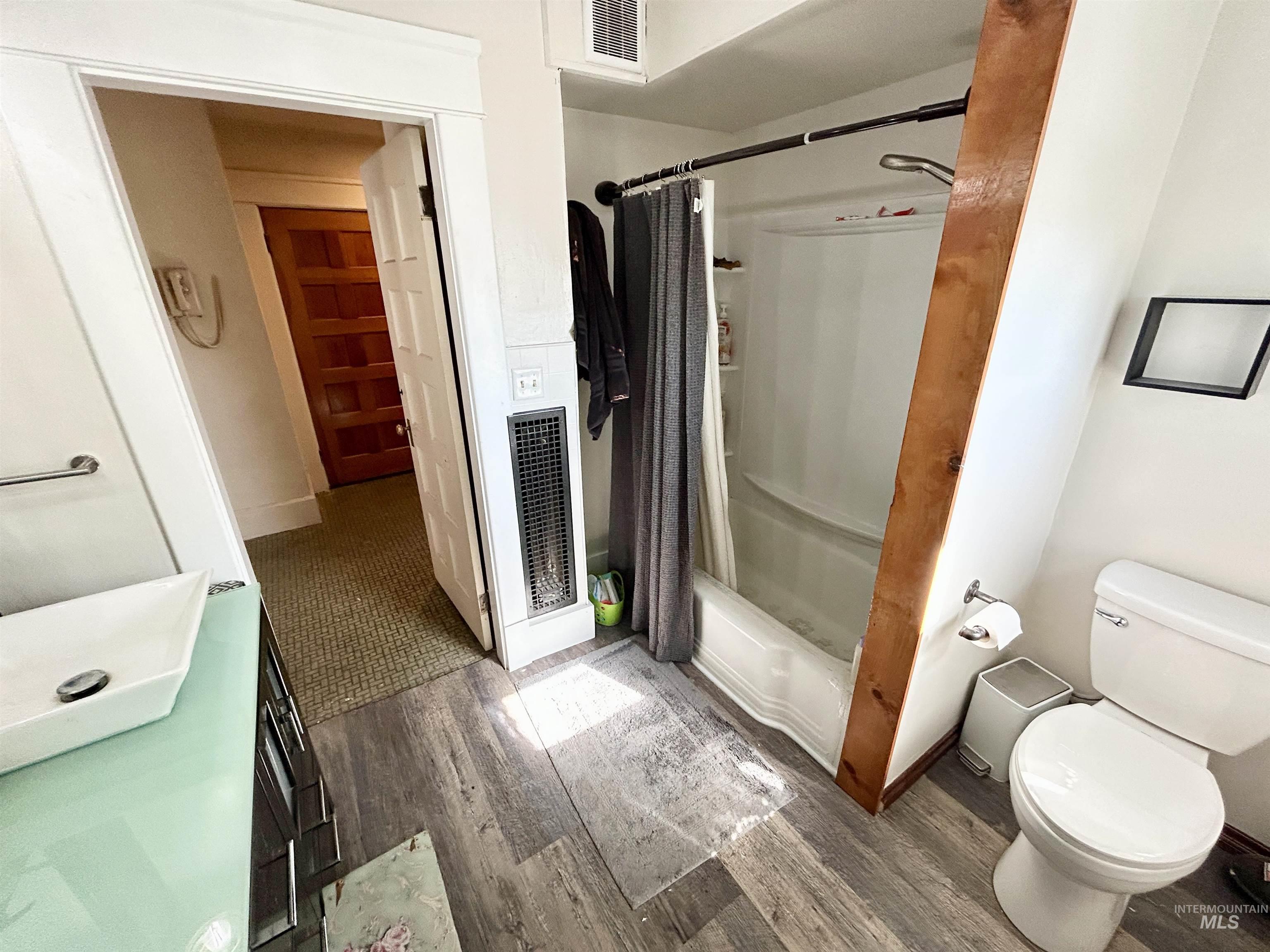 110 S 2nd St., Pomeroy, Washington 99347, 4 Bedrooms, 2 Bathrooms, Residential For Sale, Price $213,000,MLS 98956327