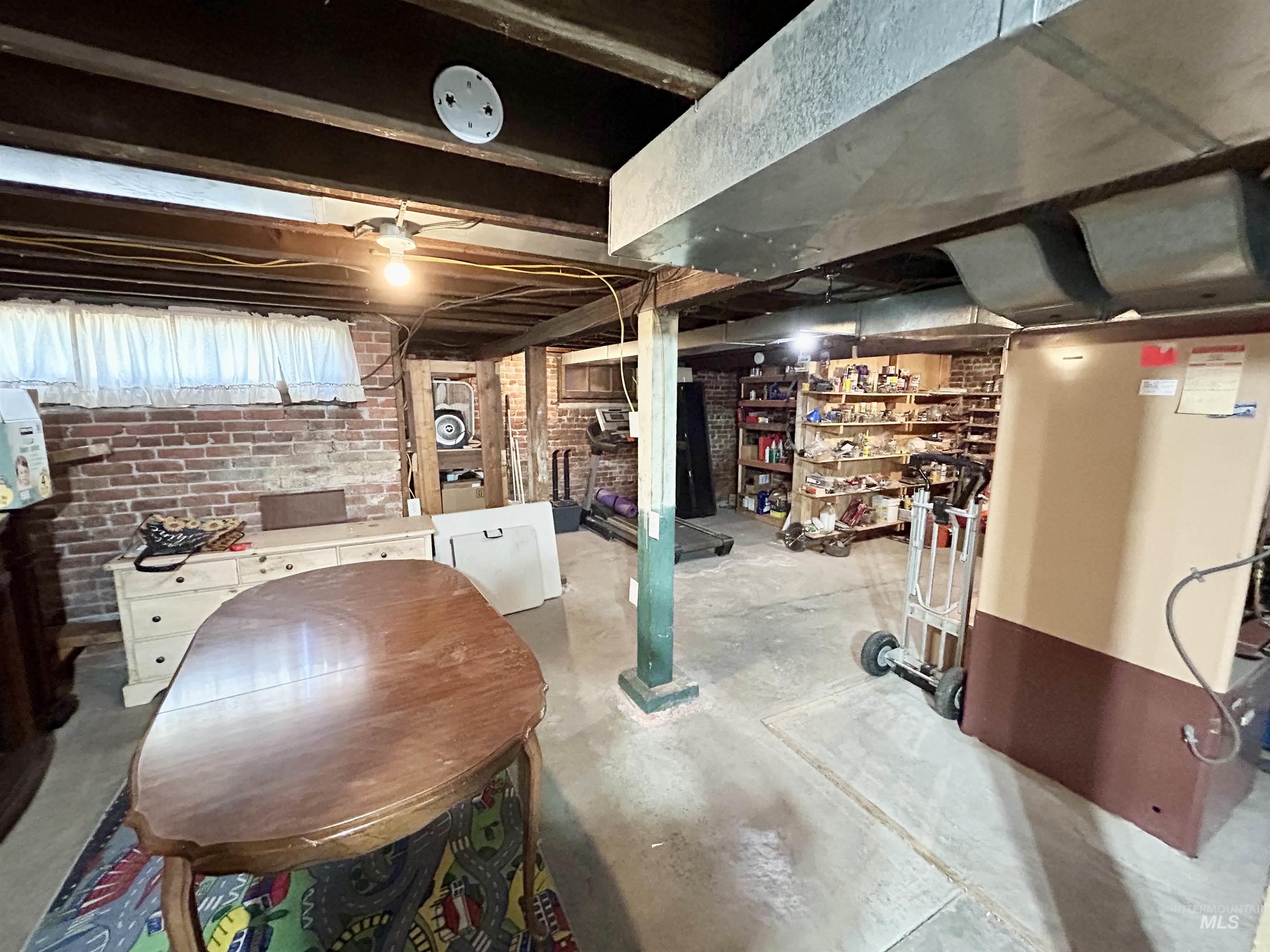 110 S 2nd St., Pomeroy, Washington 99347, 4 Bedrooms, 2 Bathrooms, Residential For Sale, Price $213,000,MLS 98956327