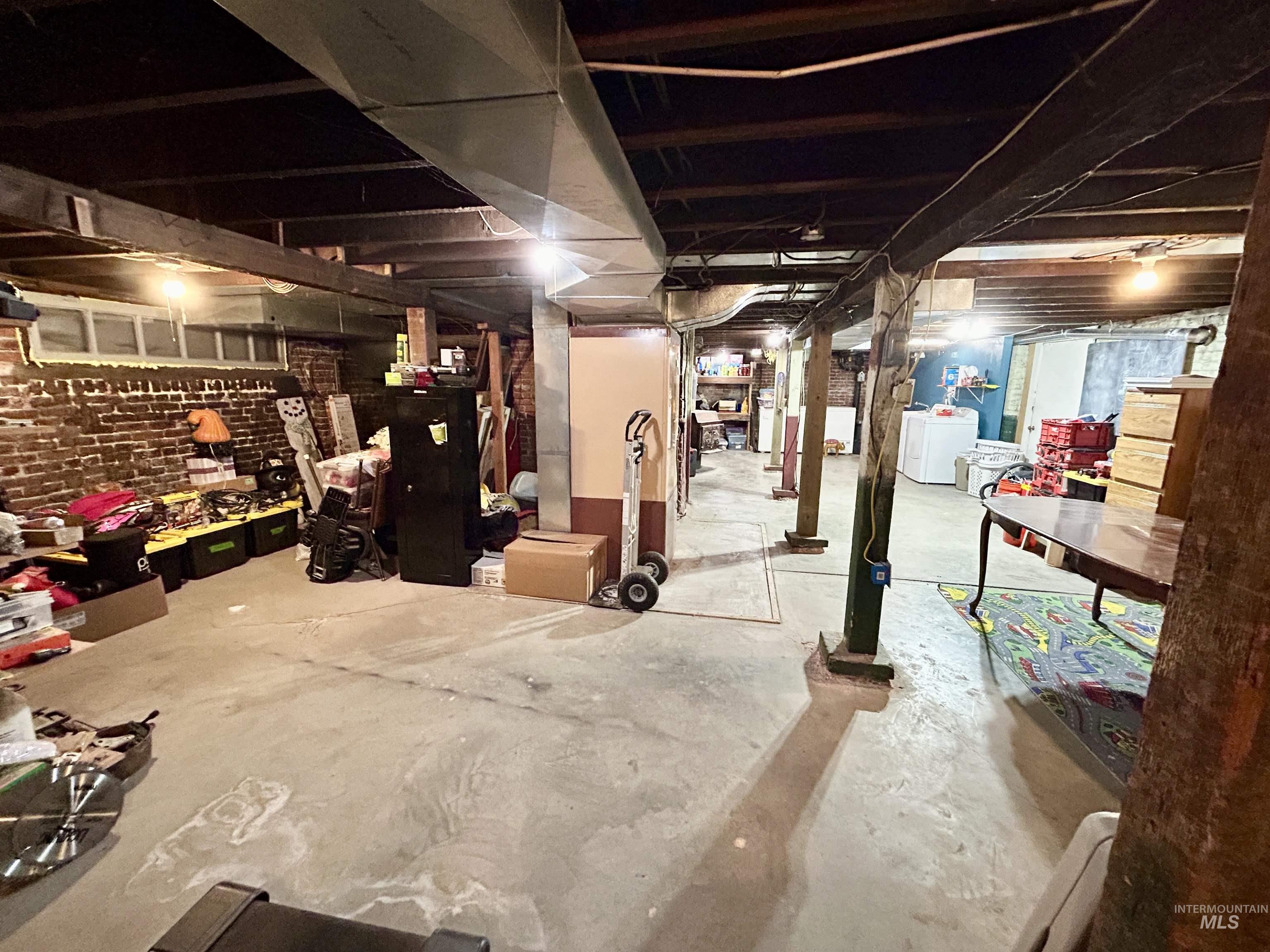 110 S 2nd St., Pomeroy, Washington 99347, 4 Bedrooms, 2 Bathrooms, Residential For Sale, Price $213,000,MLS 98956327