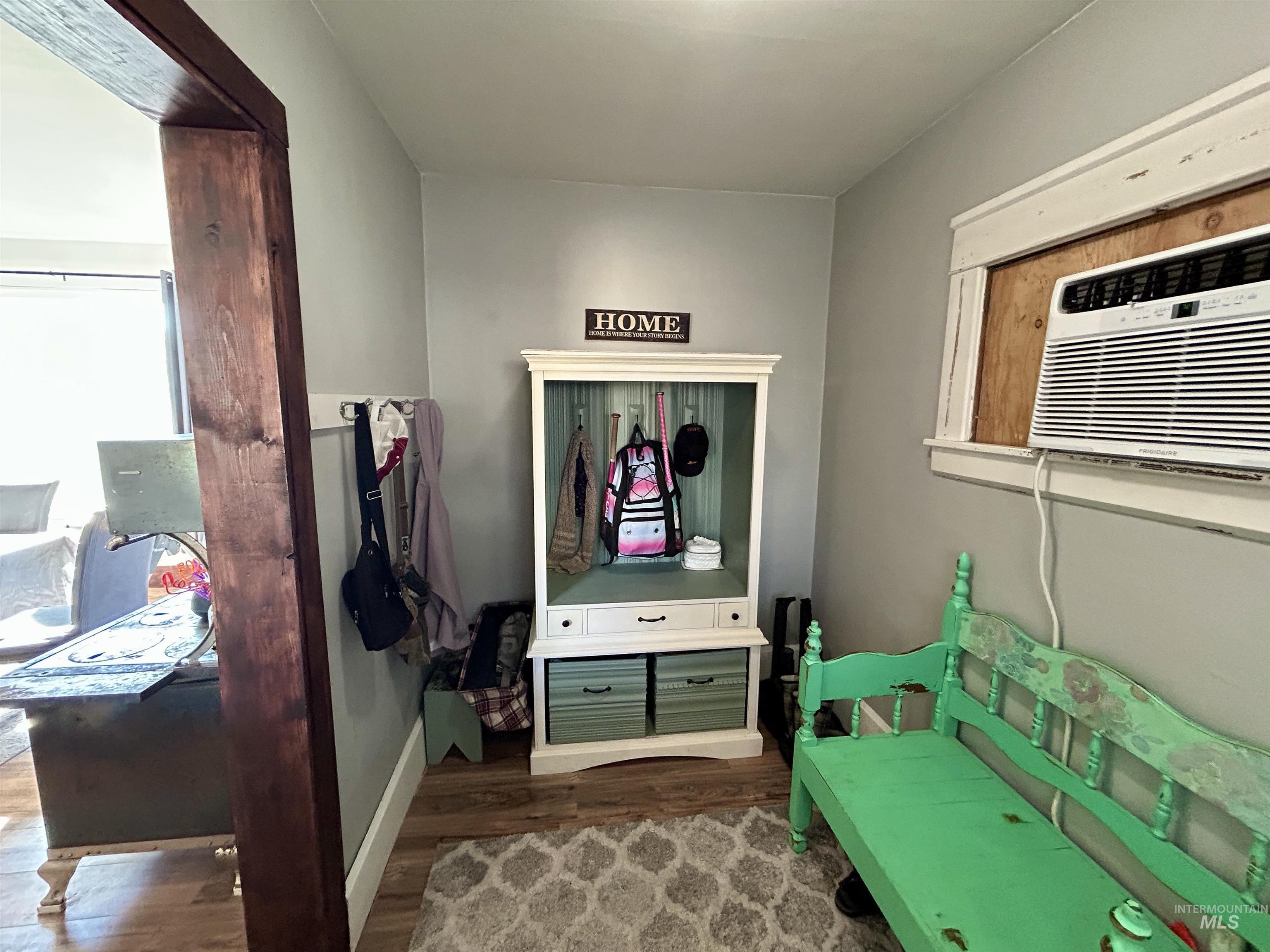 110 S 2nd St., Pomeroy, Washington 99347, 4 Bedrooms, 2 Bathrooms, Residential For Sale, Price $213,000,MLS 98956327