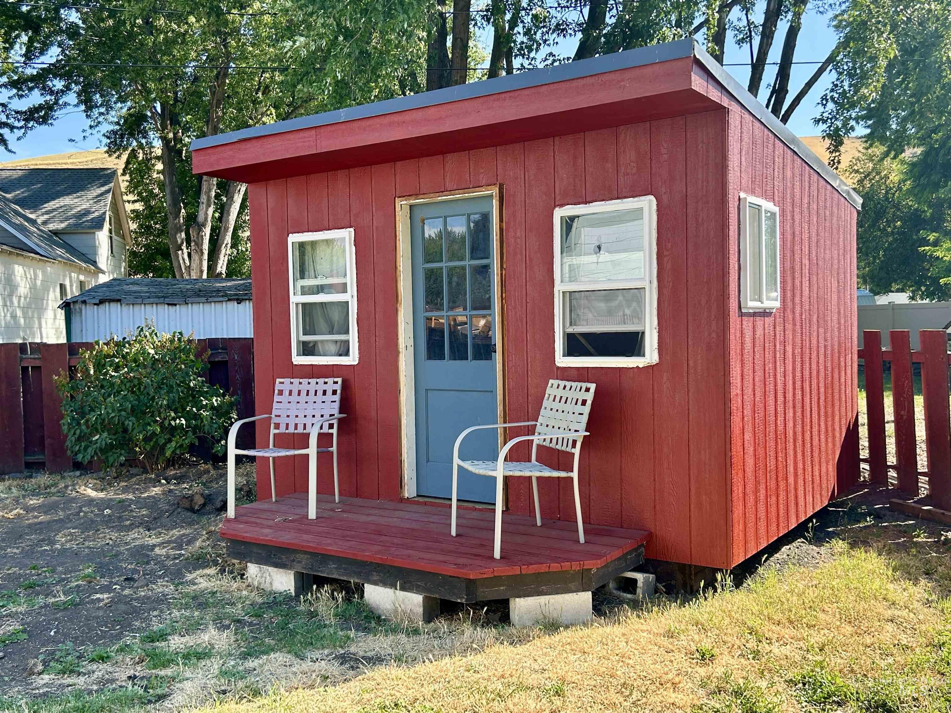 110 S 2nd St., Pomeroy, Washington 99347, 4 Bedrooms, 2 Bathrooms, Residential For Sale, Price $213,000,MLS 98956327