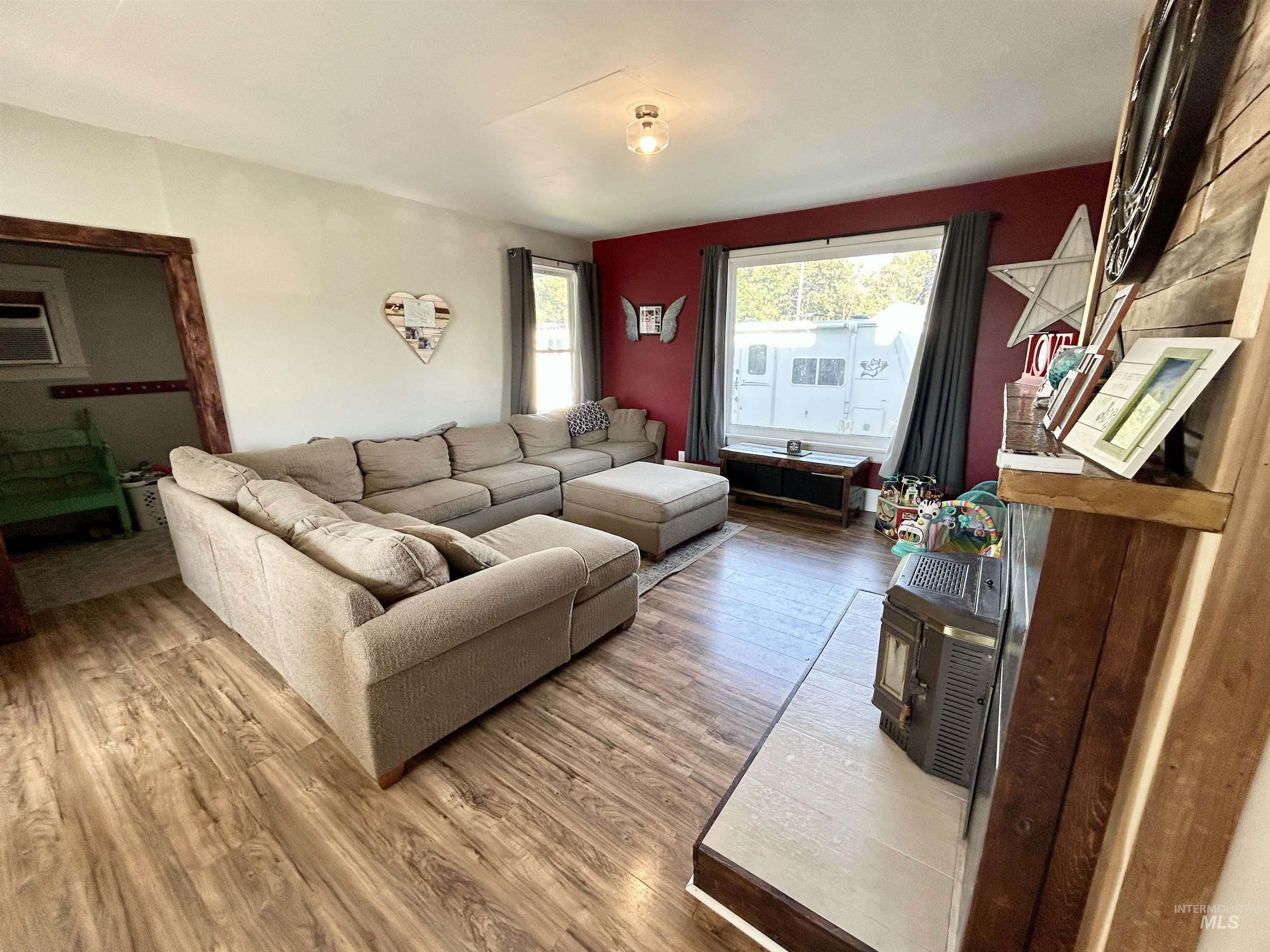 110 S 2nd St., Pomeroy, Washington 99347, 4 Bedrooms, 2 Bathrooms, Residential For Sale, Price $213,000,MLS 98956327