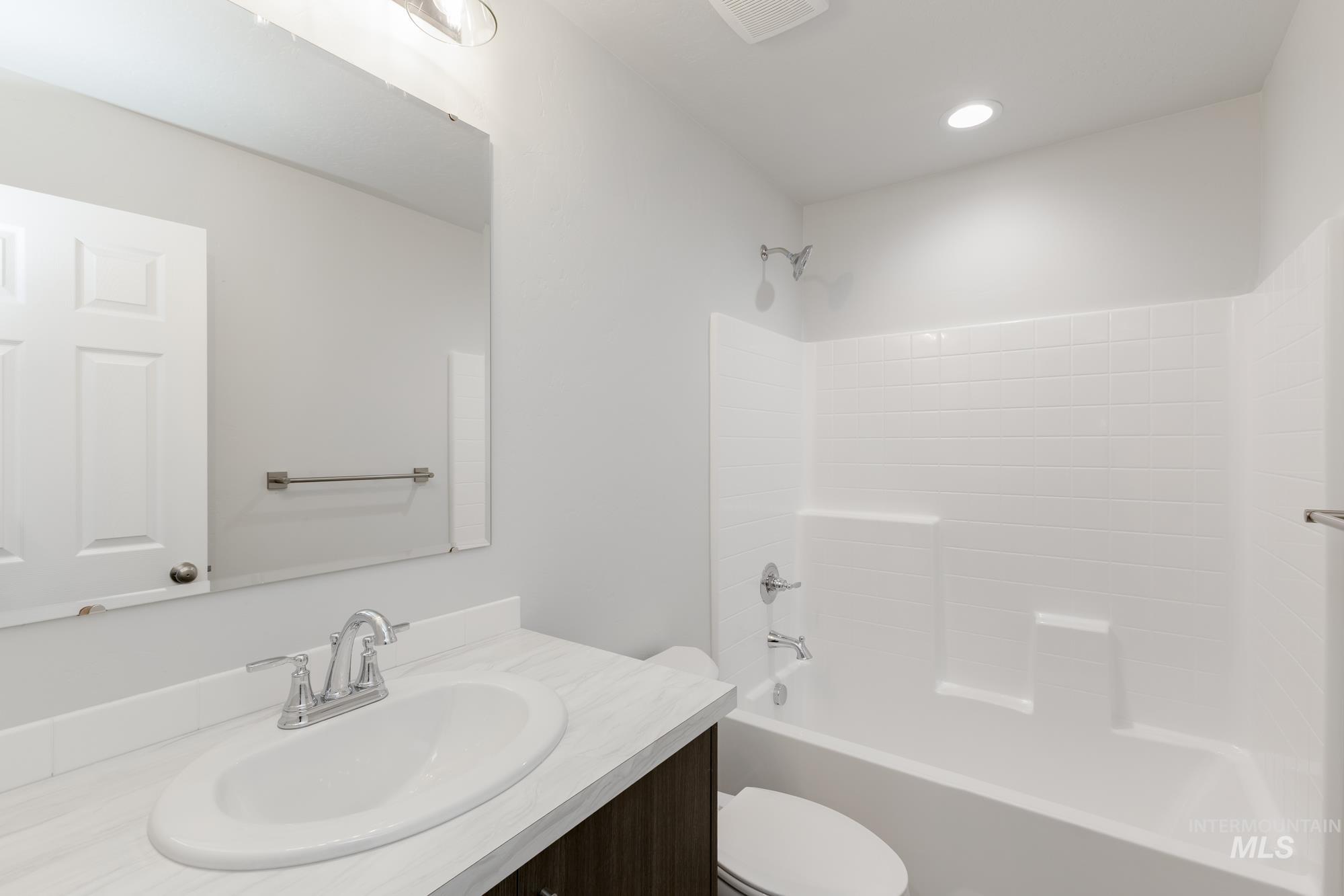 16270 Backfill Pl, Caldwell, Idaho 83607, 3 Bedrooms, 2 Bathrooms, Residential For Sale, Price $384,990,MLS 98956382