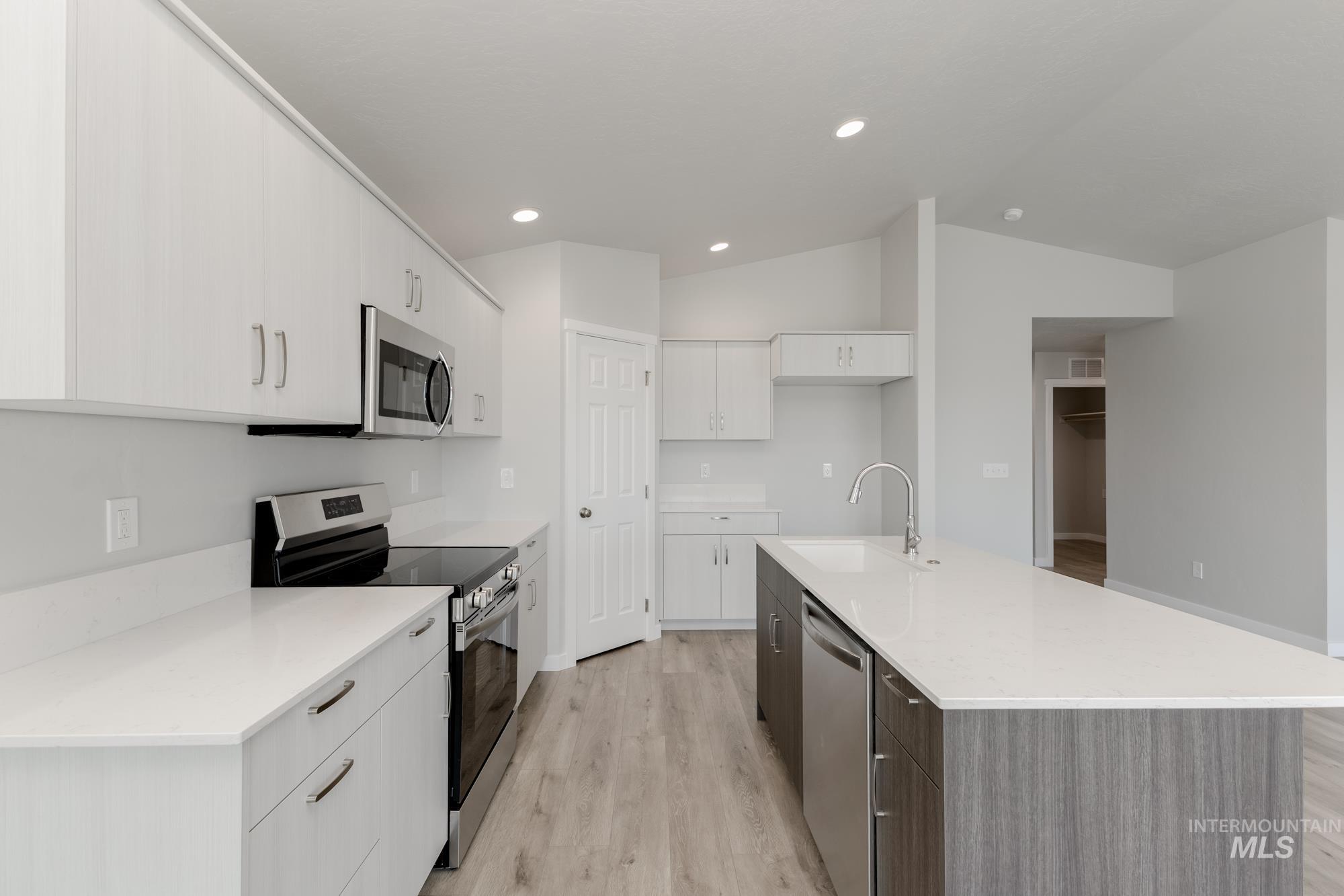 16270 Backfill Pl, Caldwell, Idaho 83607, 3 Bedrooms, 2 Bathrooms, Residential For Sale, Price $384,990,MLS 98956382