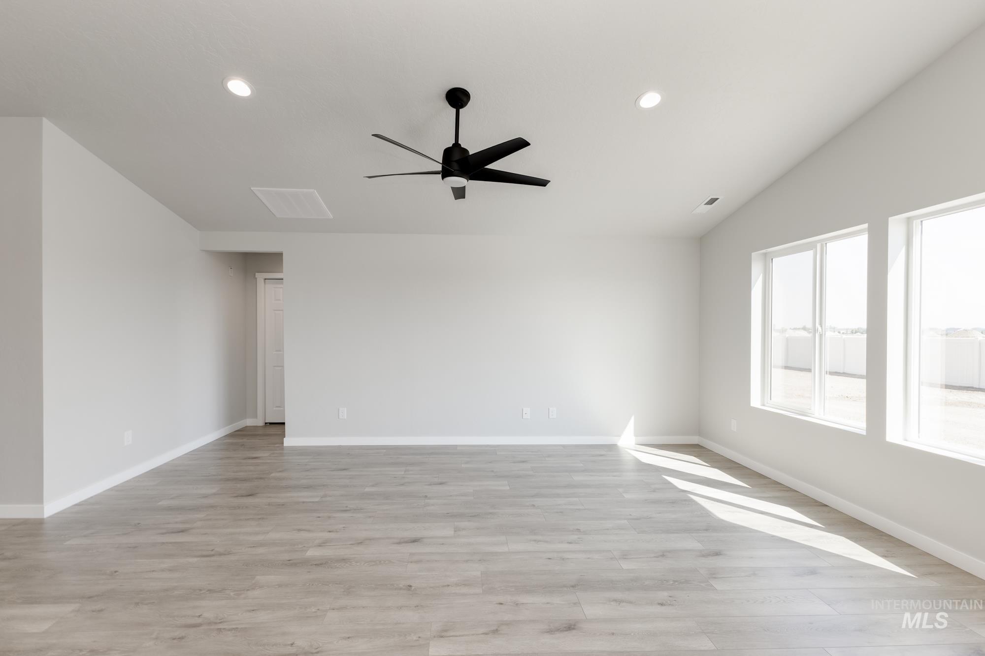 16270 Backfill Pl, Caldwell, Idaho 83607, 3 Bedrooms, 2 Bathrooms, Residential For Sale, Price $384,990,MLS 98956382