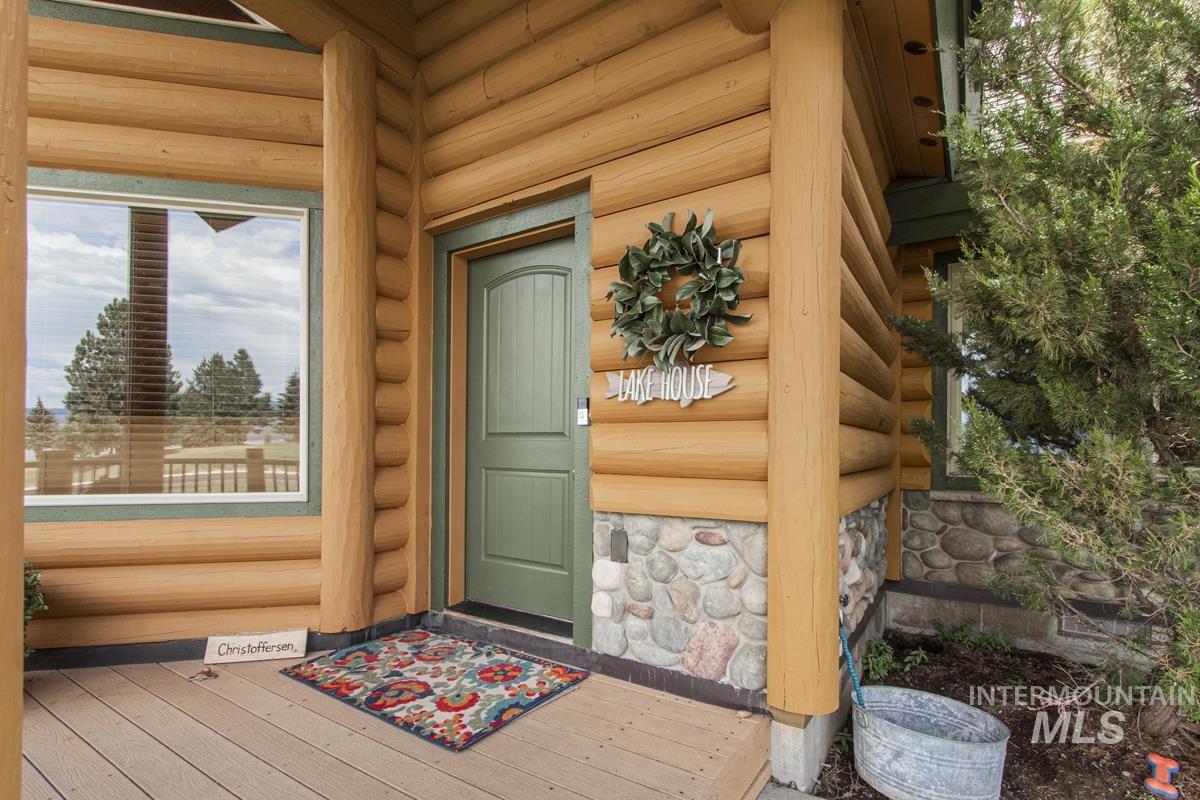 135 Par Drive, Cascade, Idaho 83611, 3 Bedrooms, 2.5 Bathrooms, Residential For Sale, Price $1,595,000,MLS 98956488