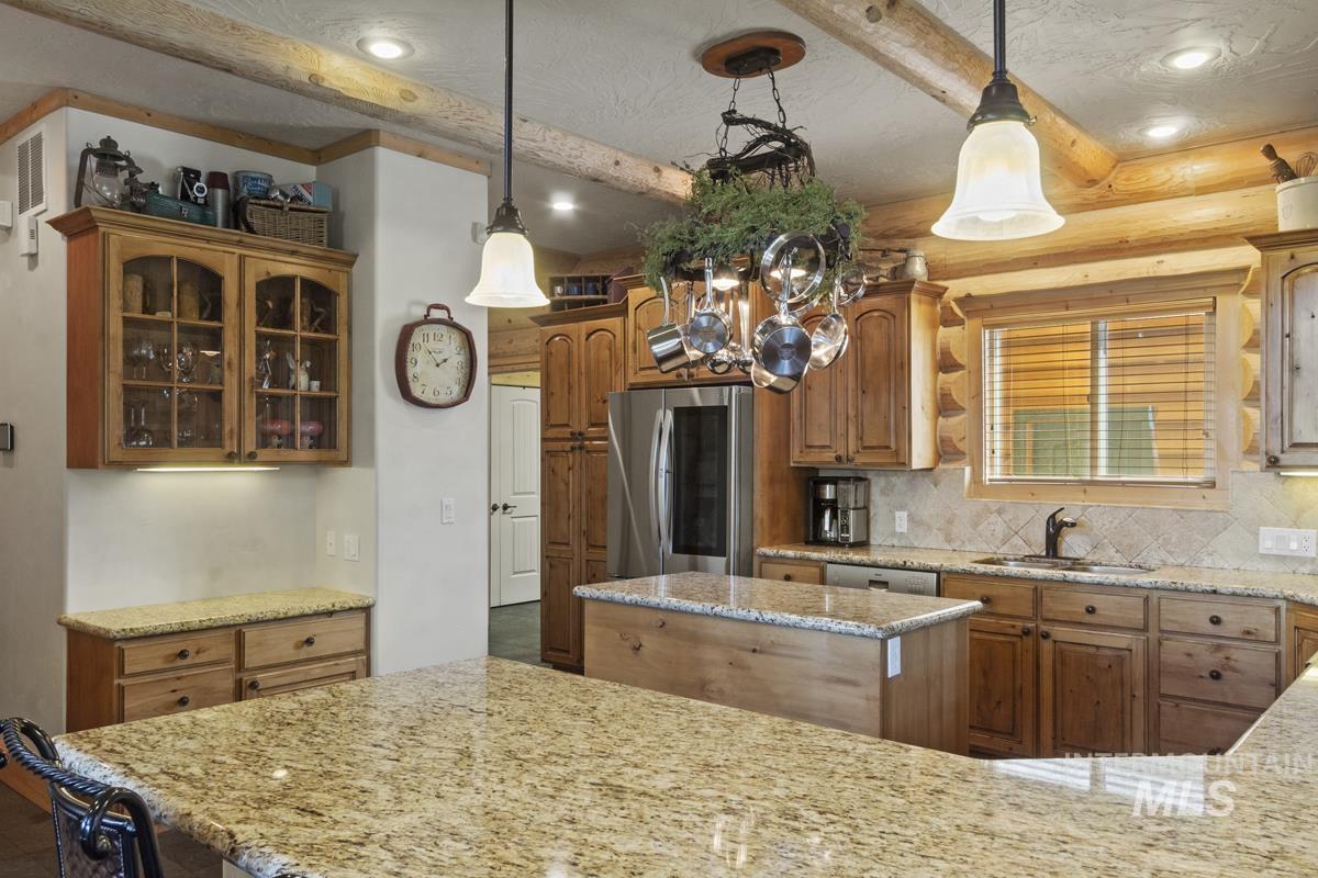 135 Par Drive, Cascade, Idaho 83611, 3 Bedrooms, 2.5 Bathrooms, Residential For Sale, Price $1,595,000,MLS 98956488