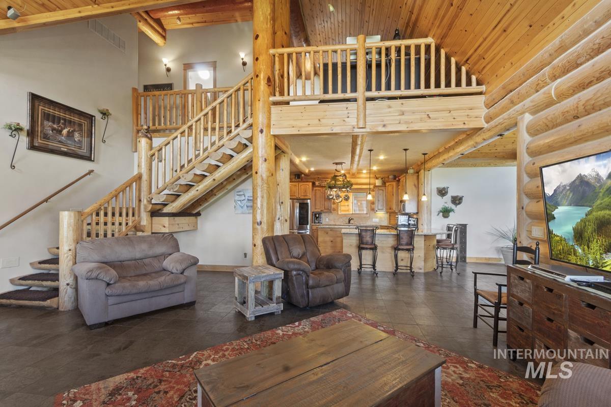 135 Par Drive, Cascade, Idaho 83611, 3 Bedrooms, 2.5 Bathrooms, Residential For Sale, Price $1,595,000,MLS 98956488