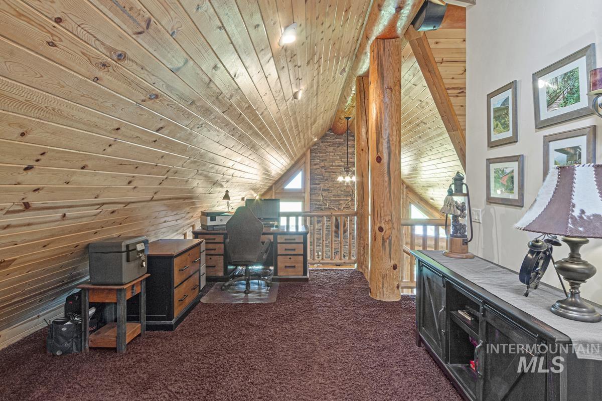 135 Par Drive, Cascade, Idaho 83611, 3 Bedrooms, 2.5 Bathrooms, Residential For Sale, Price $1,595,000,MLS 98956488