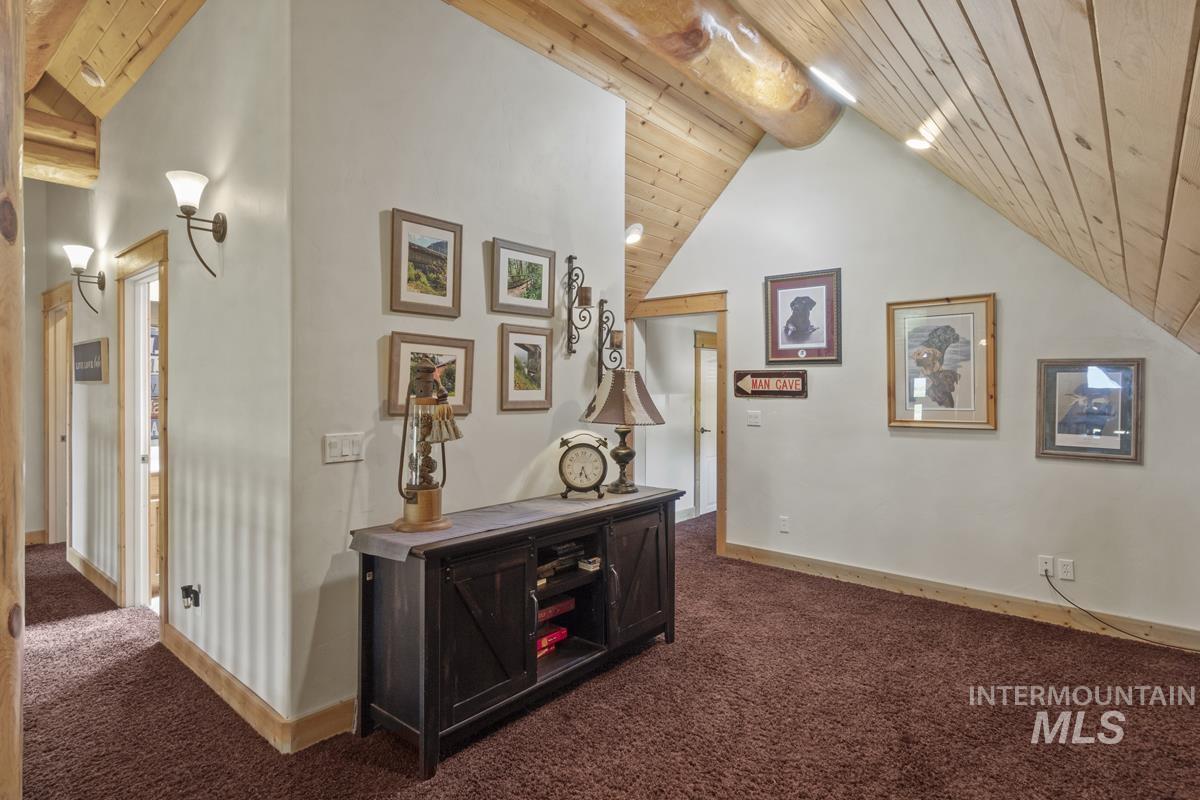 135 Par Drive, Cascade, Idaho 83611, 3 Bedrooms, 2.5 Bathrooms, Residential For Sale, Price $1,595,000,MLS 98956488