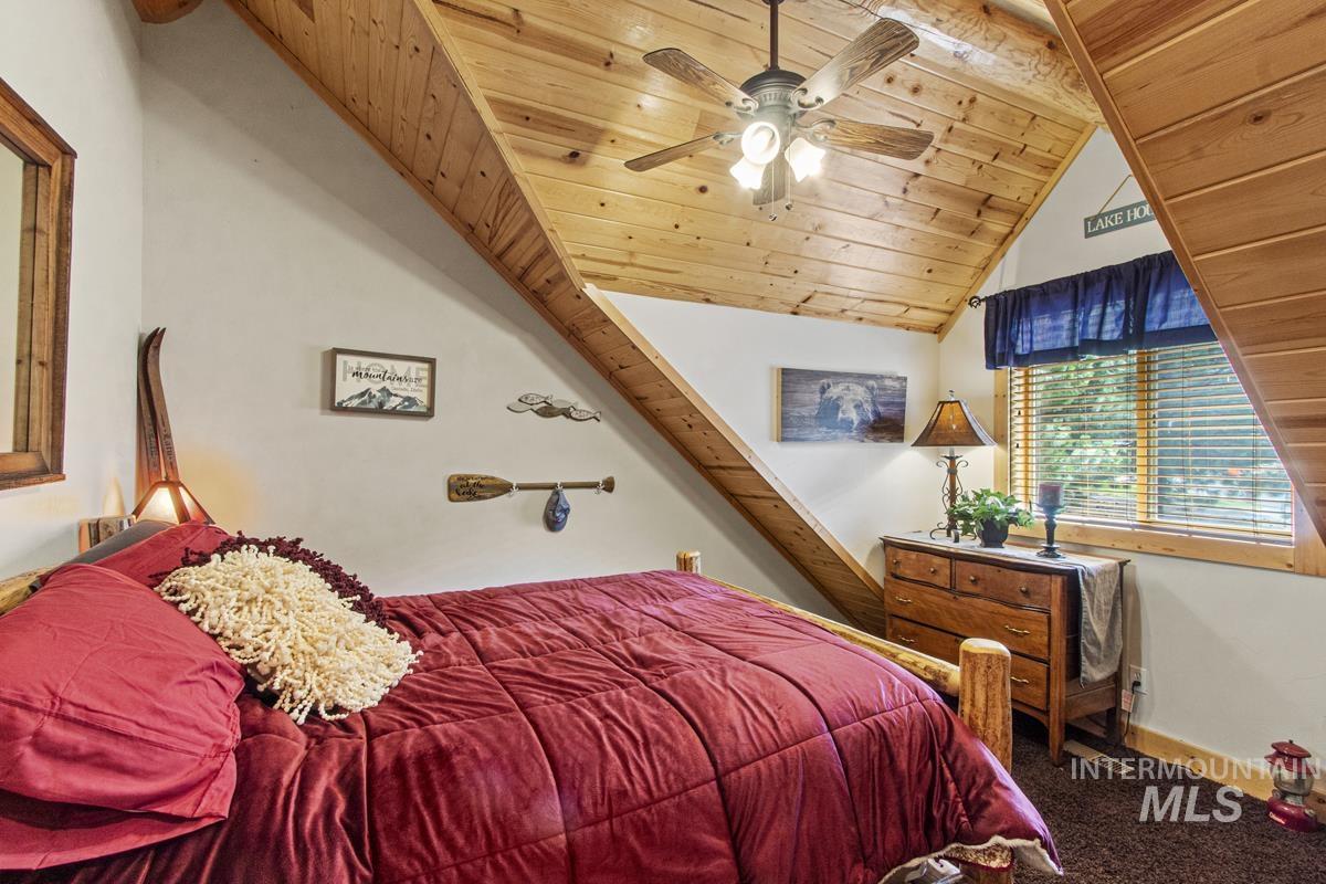 135 Par Drive, Cascade, Idaho 83611, 3 Bedrooms, 2.5 Bathrooms, Residential For Sale, Price $1,595,000, 98956488