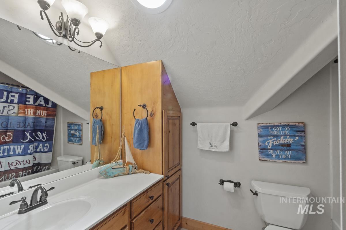 135 Par Drive, Cascade, Idaho 83611, 3 Bedrooms, 2.5 Bathrooms, Residential For Sale, Price $1,595,000,MLS 98956488