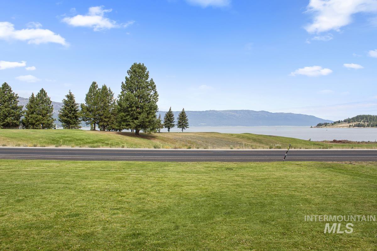 135 Par Drive, Cascade, Idaho 83611, 3 Bedrooms, 2.5 Bathrooms, Residential For Sale, Price $1,595,000,MLS 98956488