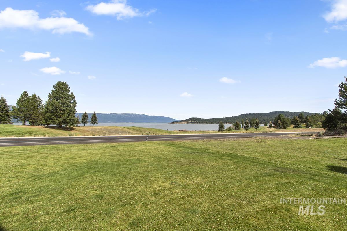 135 Par Drive, Cascade, Idaho 83611, 3 Bedrooms, 2.5 Bathrooms, Residential For Sale, Price $1,595,000, 98956488