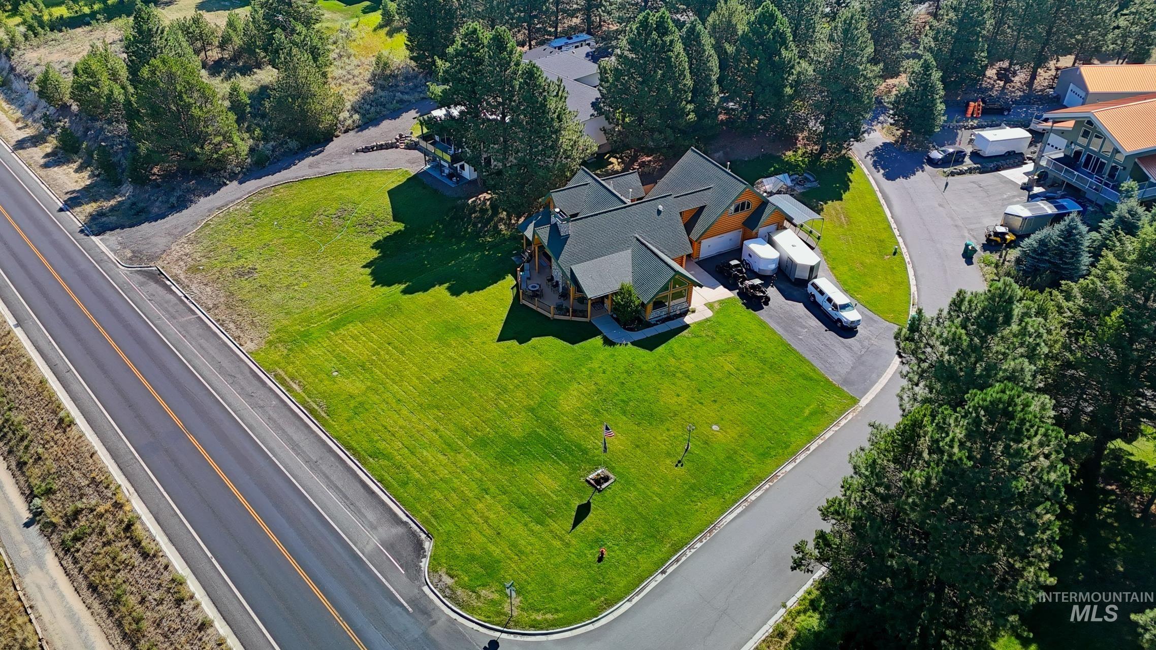 135 Par Drive, Cascade, Idaho 83611, 3 Bedrooms, 2.5 Bathrooms, Residential For Sale, Price $1,595,000,MLS 98956488