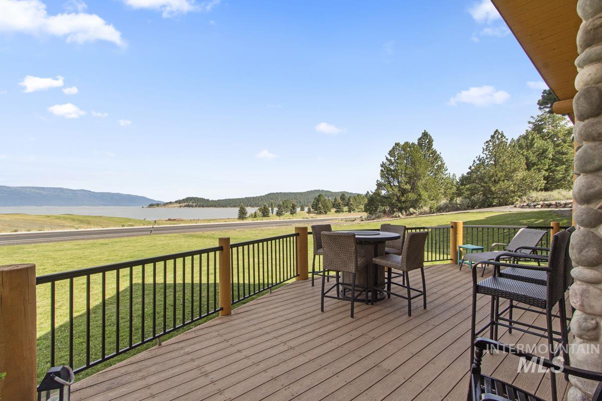 135 Par Drive, Cascade, Idaho 83611, 3 Bedrooms, 2.5 Bathrooms, Residential For Sale, Price $1,595,000,MLS 98956488