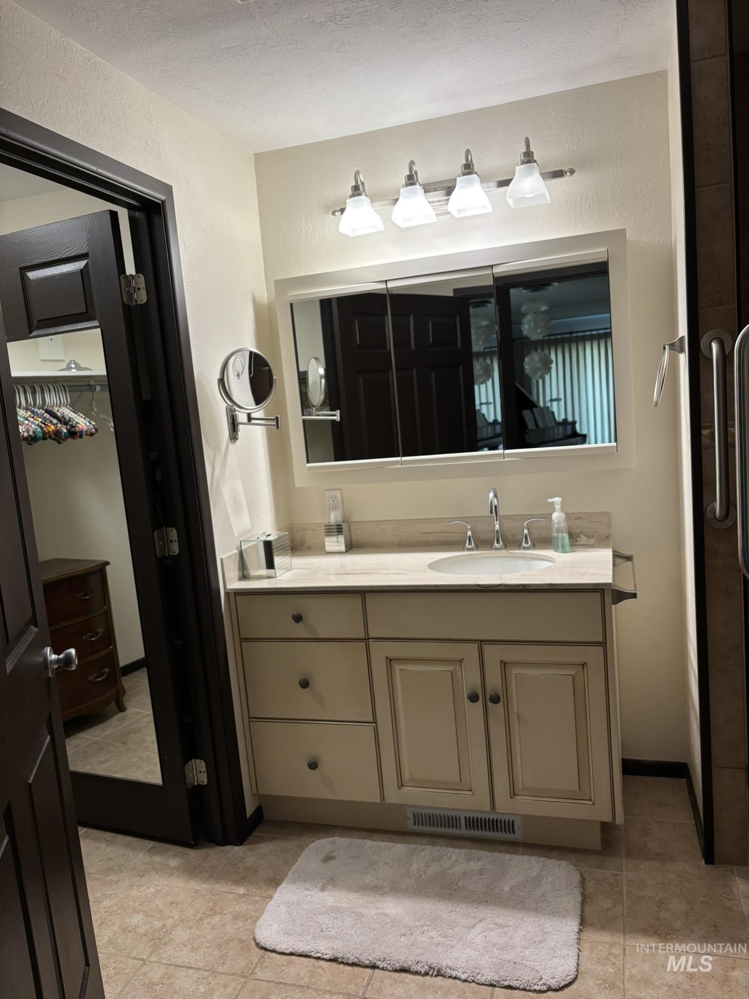 2140 Daven Place, Burley, Idaho 83318, 5 Bedrooms, 3.5 Bathrooms, Residential For Sale, Price $575,000,MLS 98956489