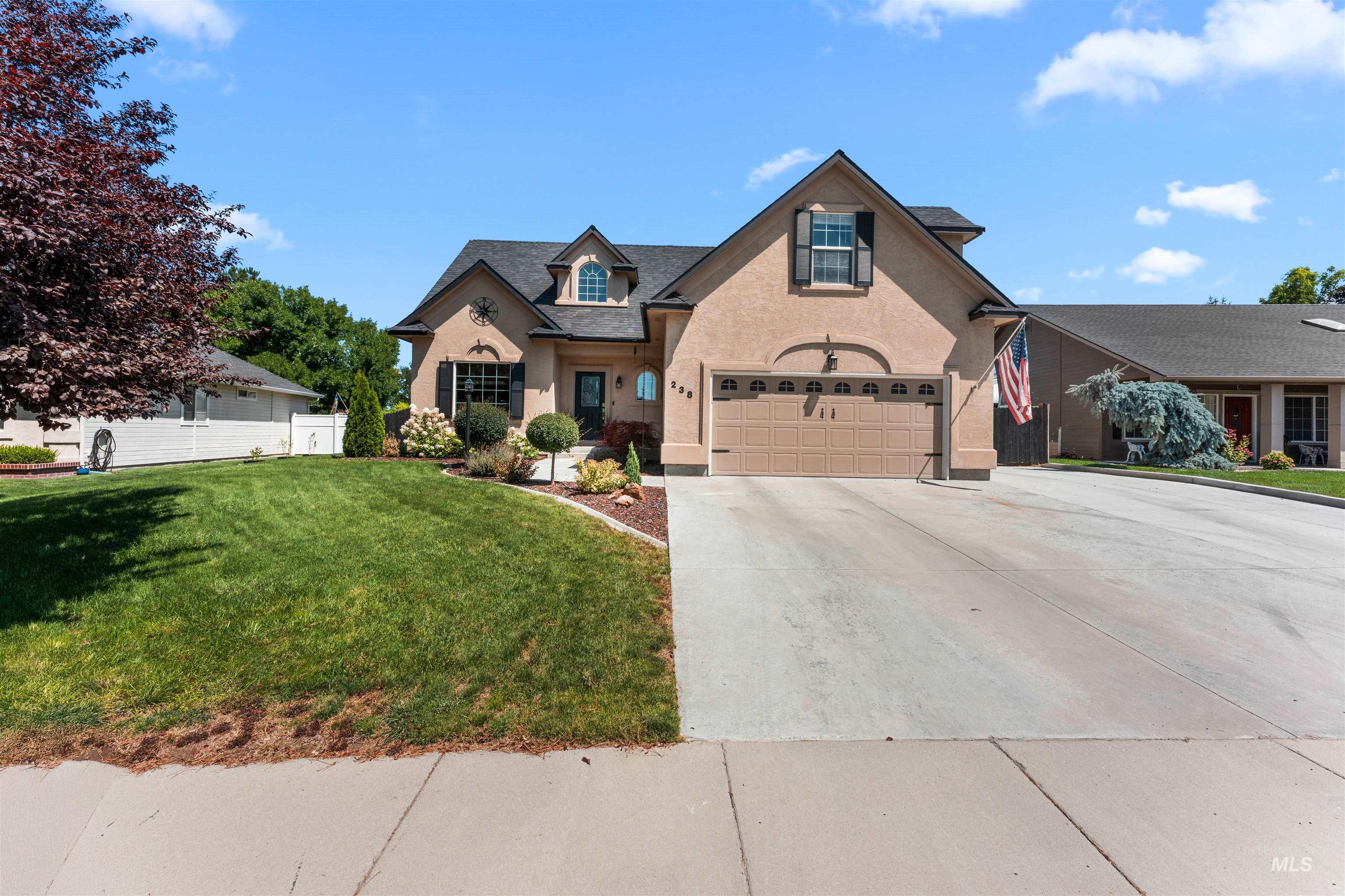 238 Walnut Creek Way, Nampa, Idaho 83686, 3 Bedrooms, 2.5 Bathrooms, Residential For Sale, Price $527,000,MLS 98956518